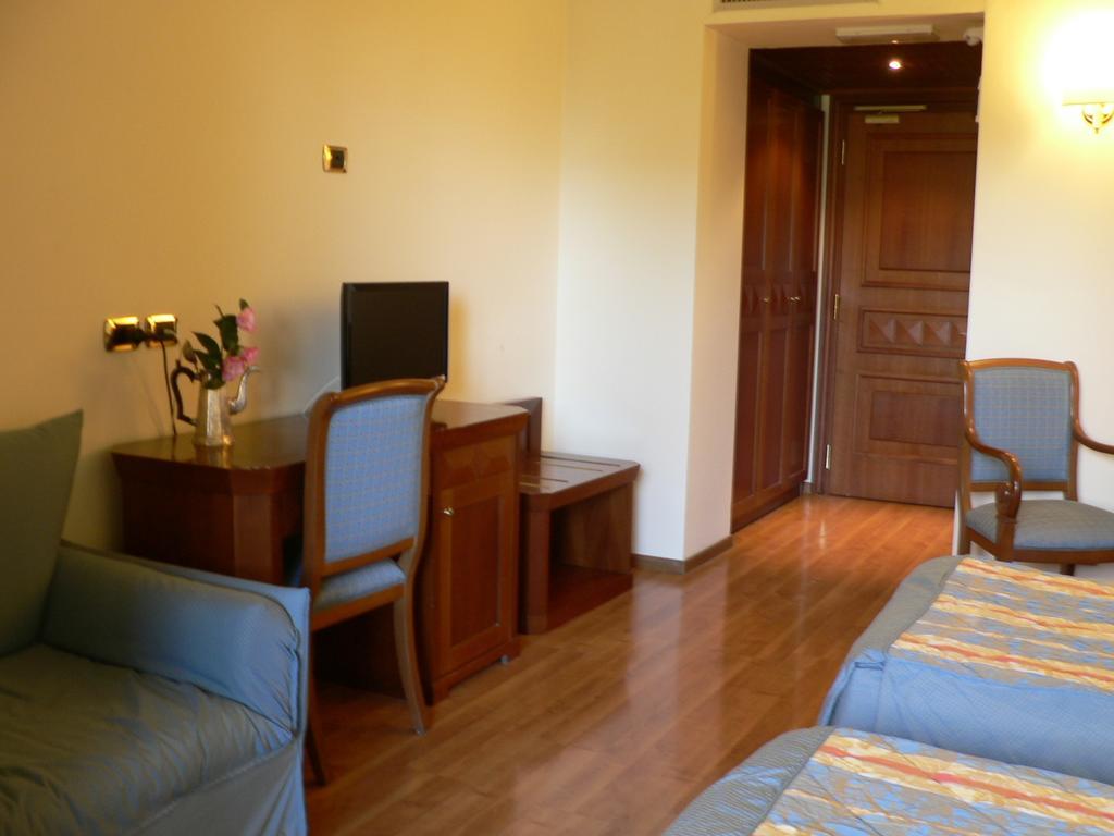 Single Room,120597036:JPEG