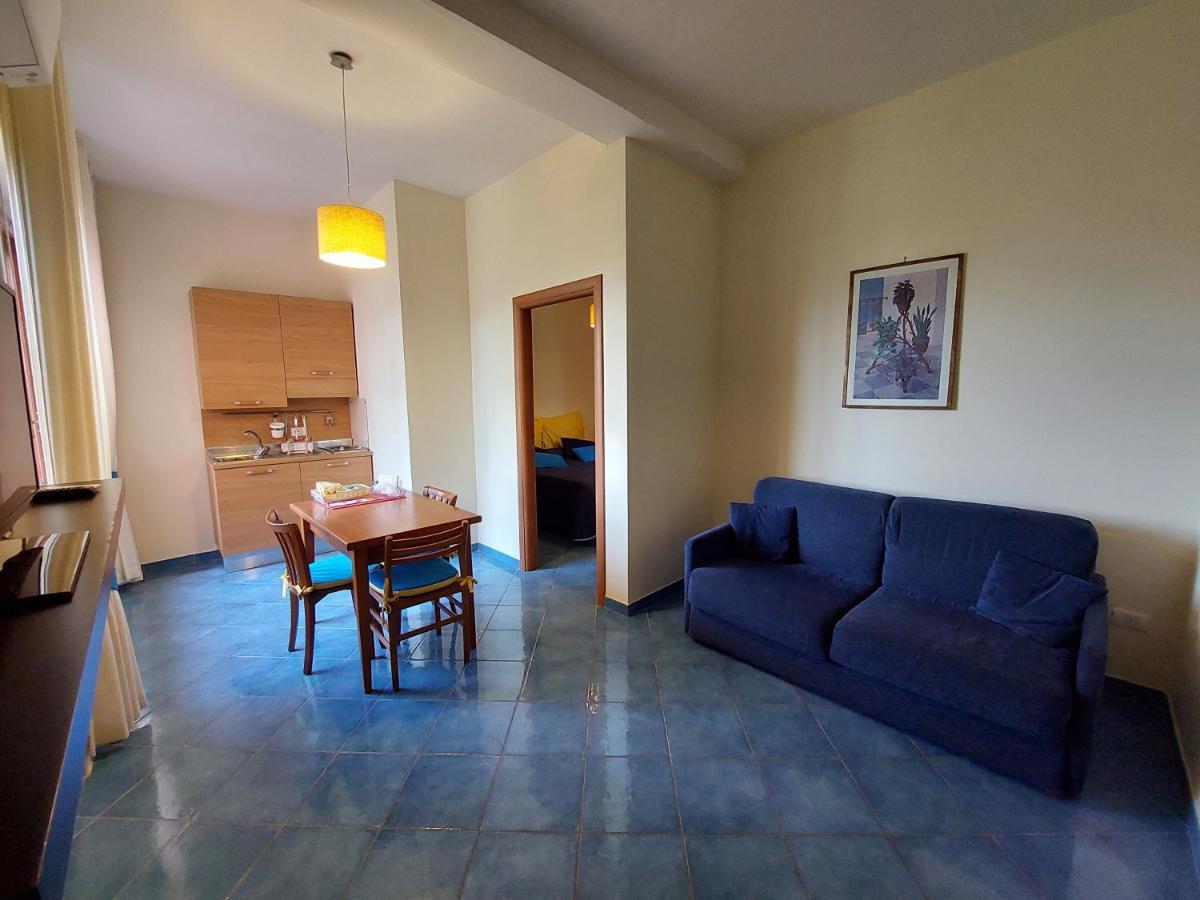 One-Bedroom Apartment,664198446:JPEG
