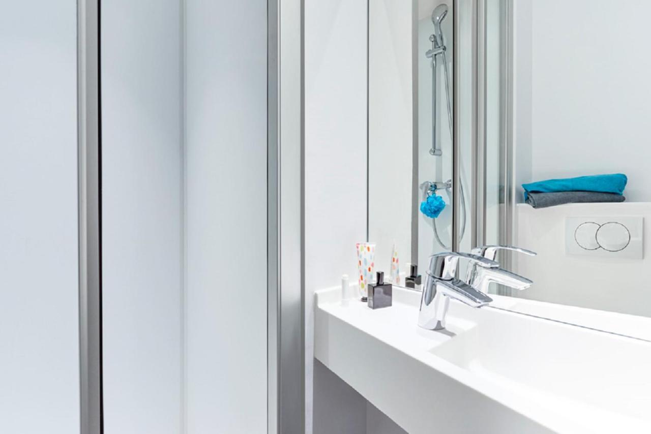 Cabrio Room Private Bathroom Facilities