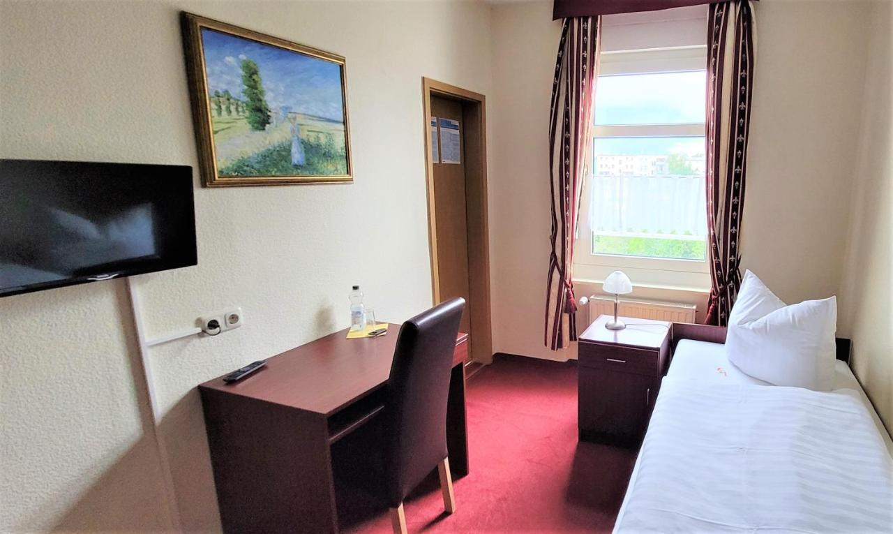 Single Room,1205766382:JPEG