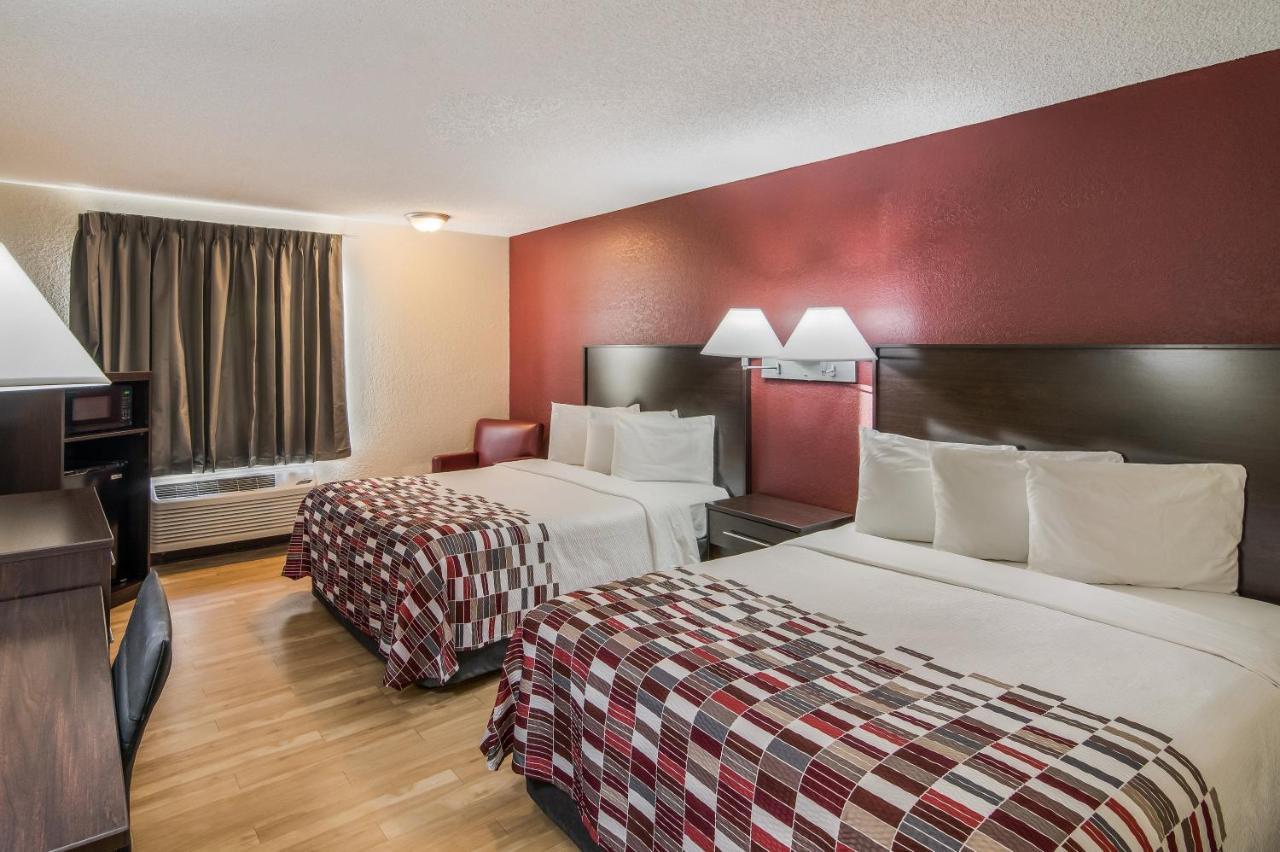 Deluxe Queen Room with Two Queen Beds Non-Smoking