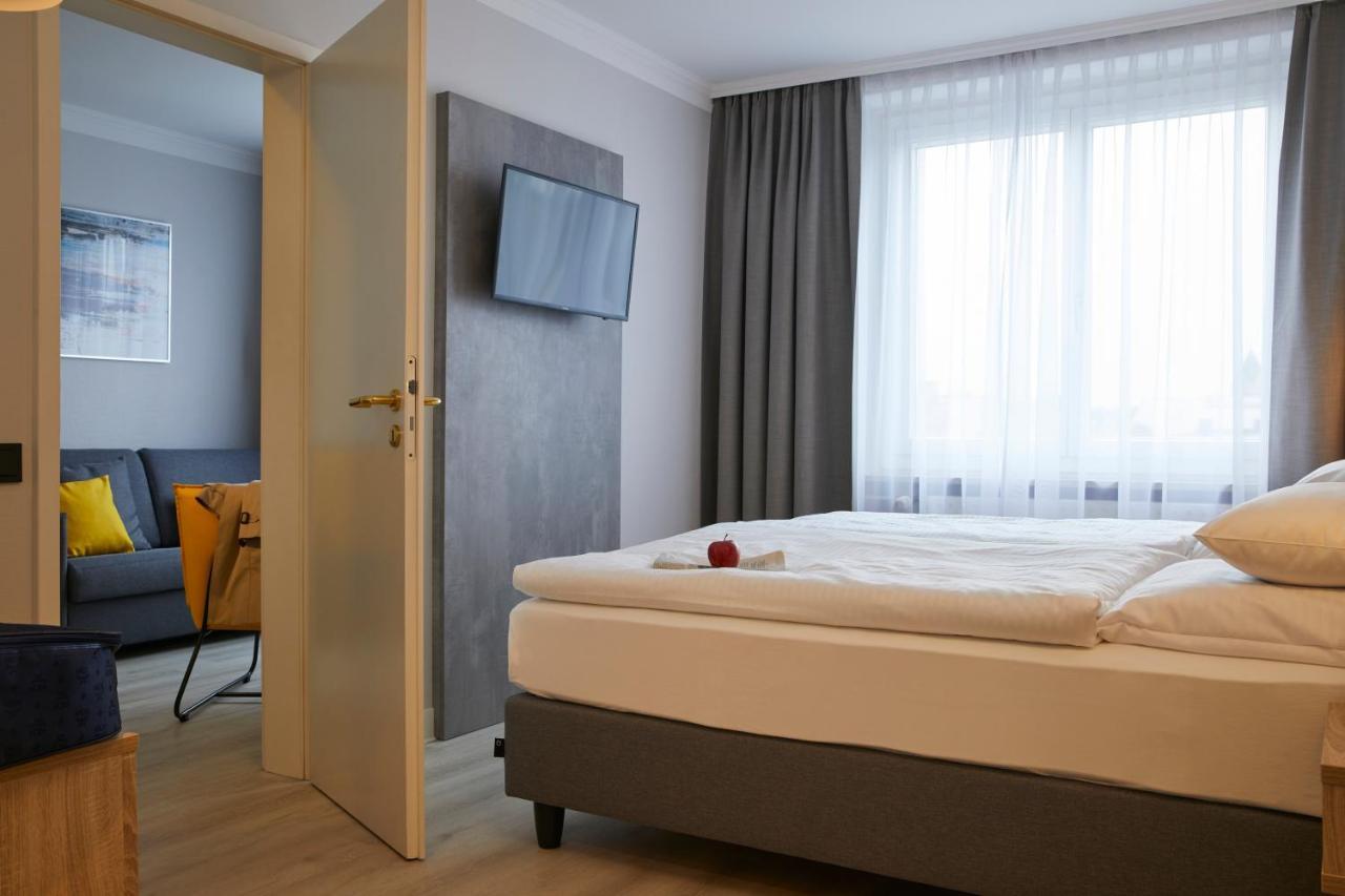 Standard Double Suite