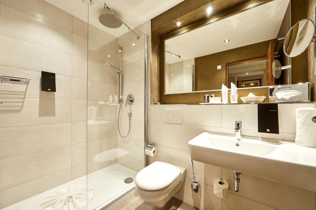 Double or Twin Room Lake View