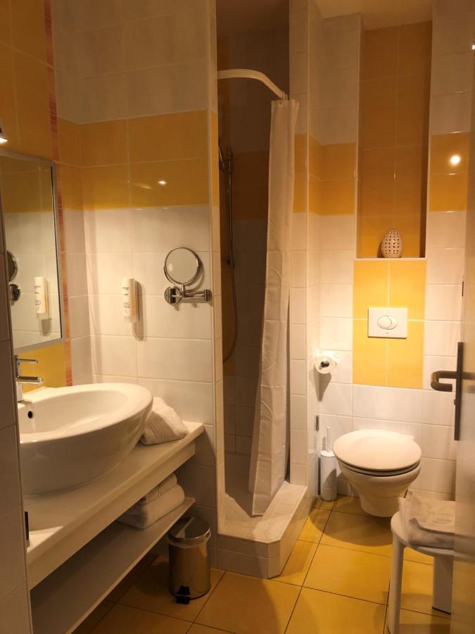 Double Room,1557229012:JPEG