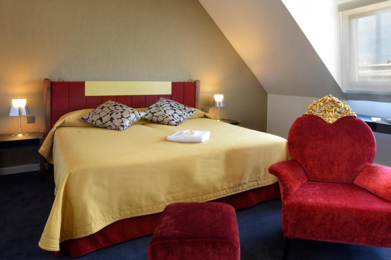 Deluxe Double Room Lake View