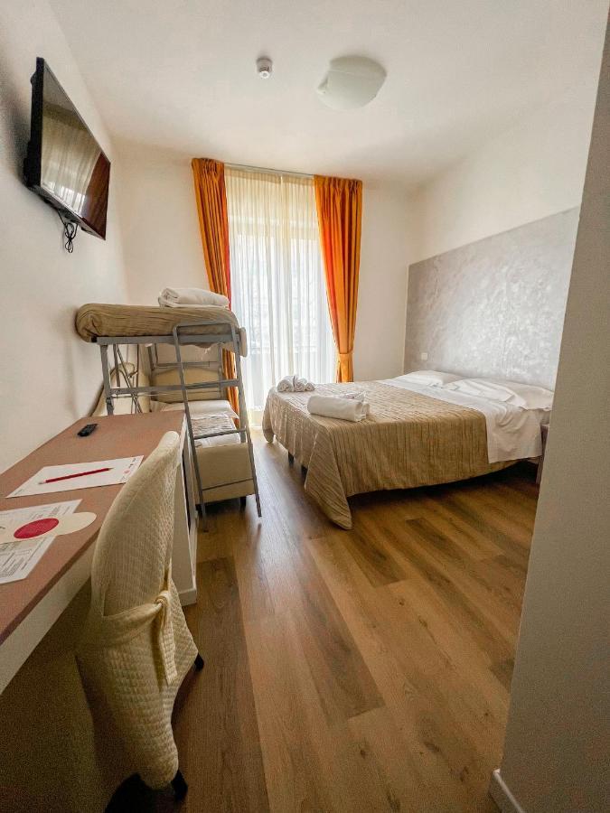 Quadruple Room,1206490390:JPEG