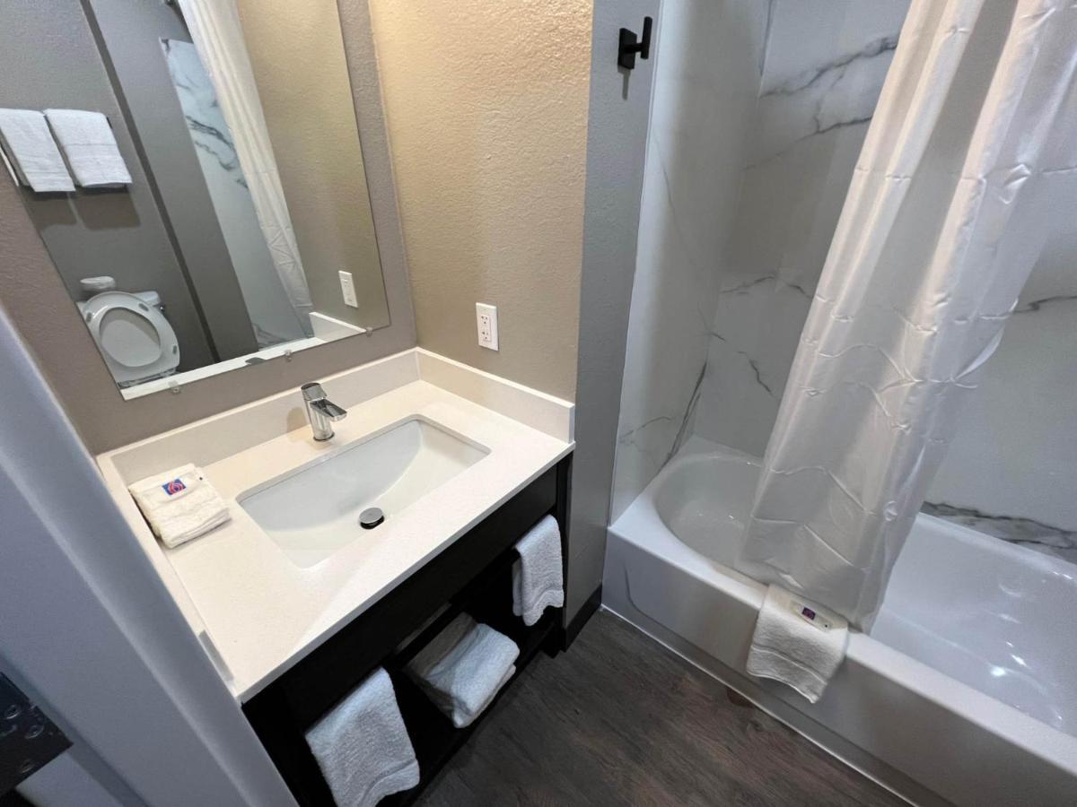 Queen Room Two Queen Beds Disability Access