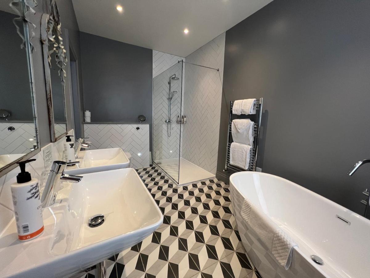 Double Room Bath