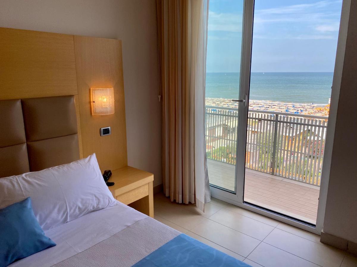 Deluxe Double or Twin Room Sea View,1207404832:JPEG