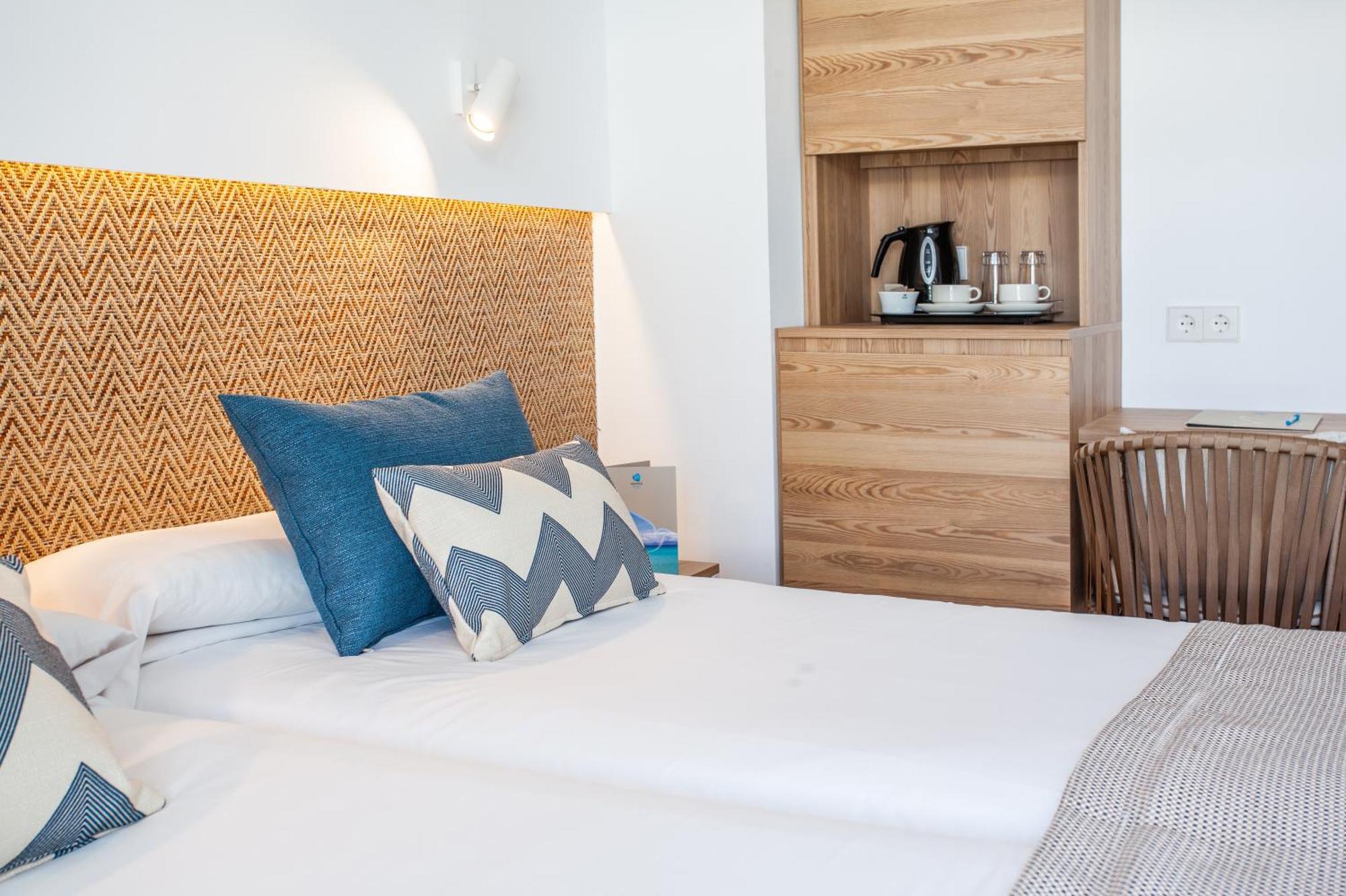 Doppelzimmer mit seitlichem Meerblick