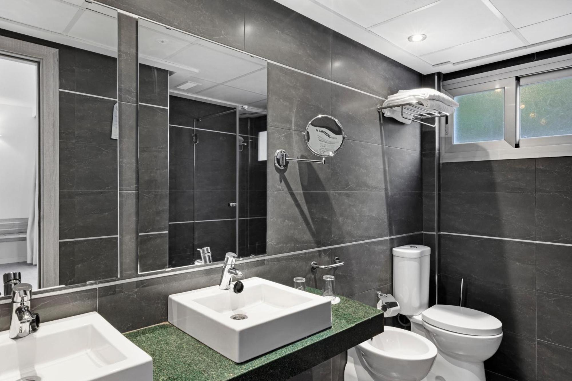 Double or Twin Room,1528233178:JPEG
