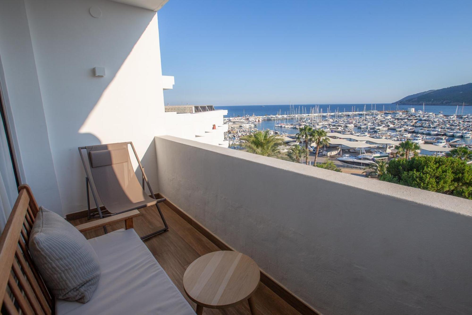 Premium Double Room Terrace,1605367425:JPEG