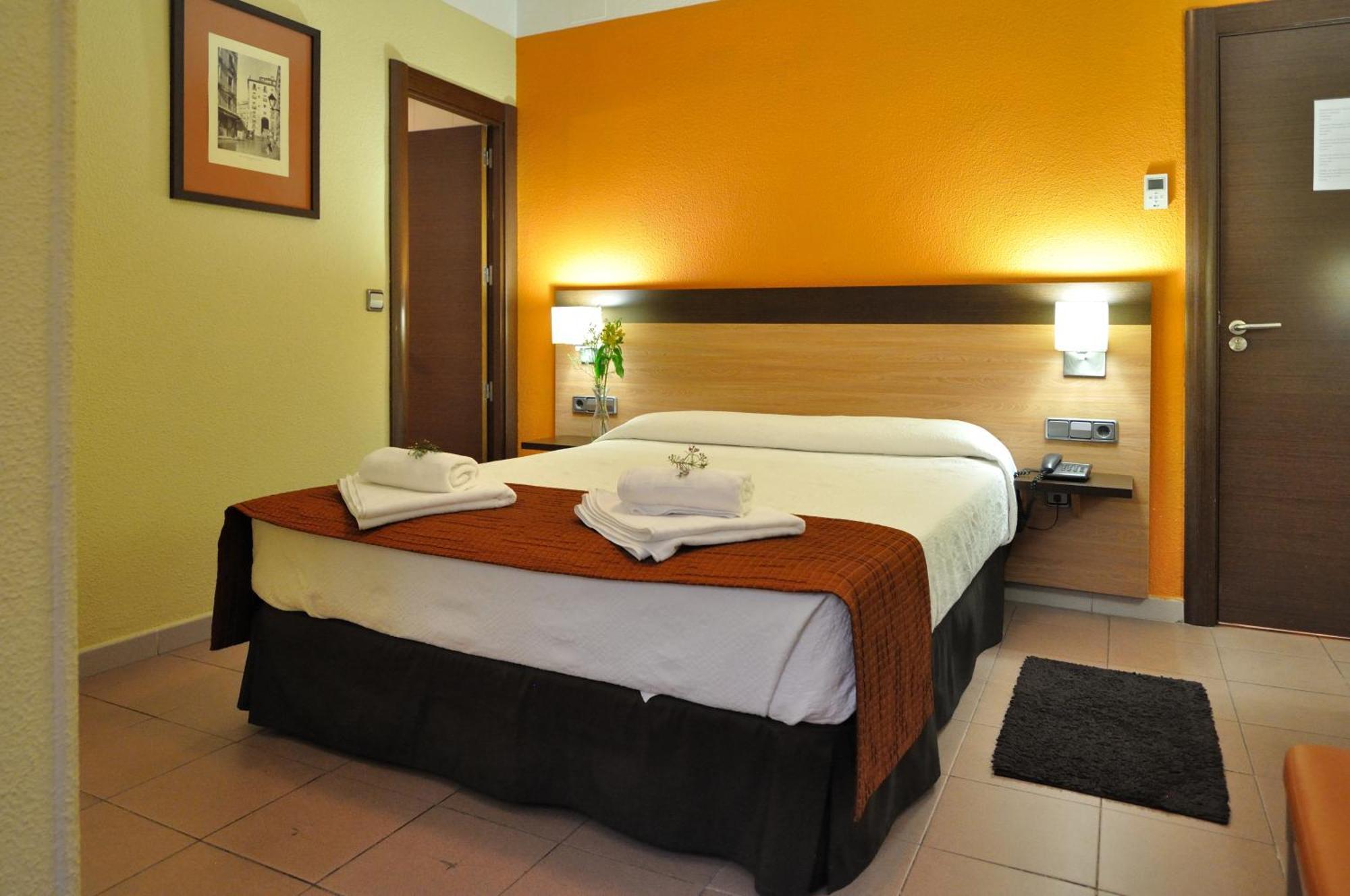 Double or Twin Room,1207567435:JPEG