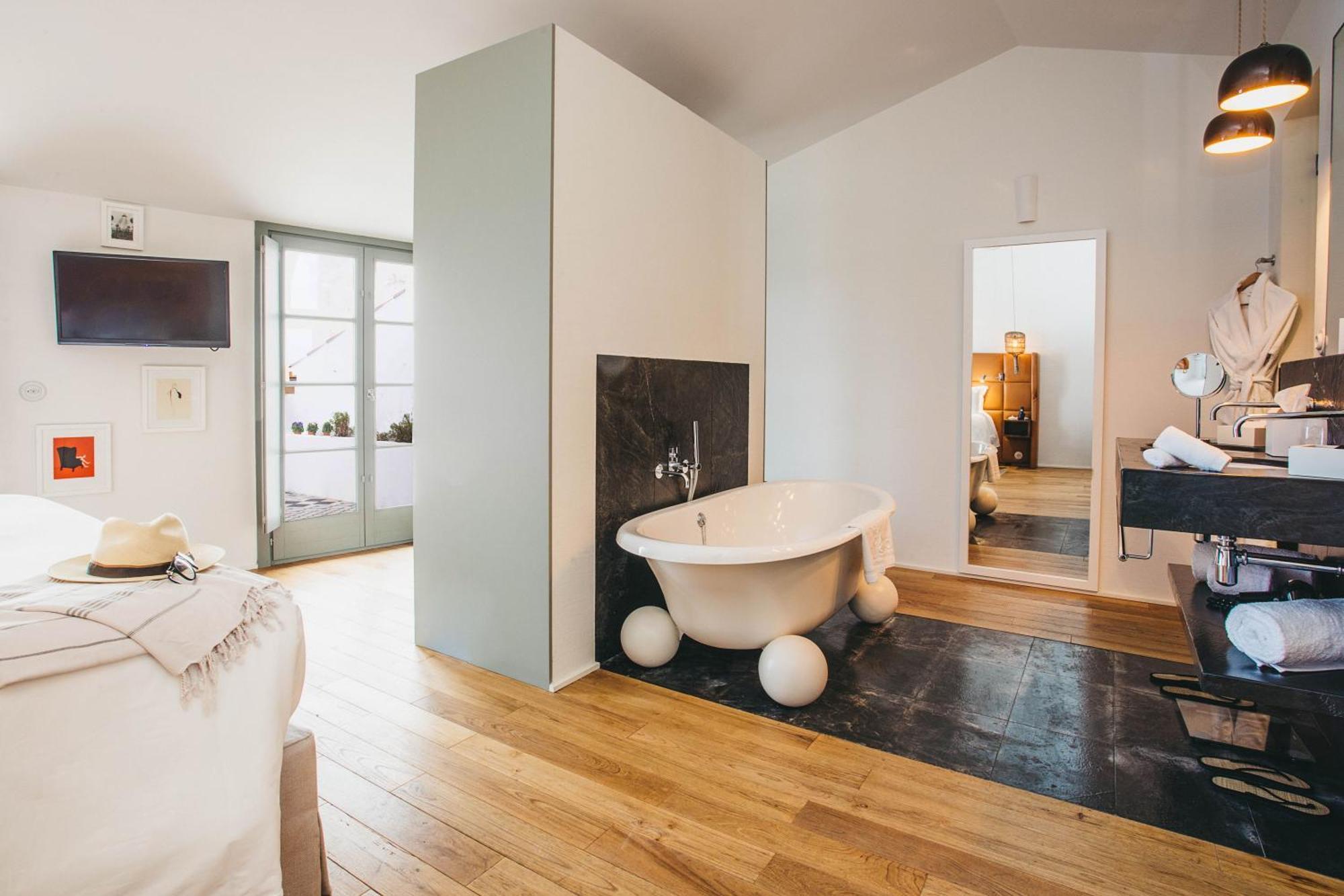 Suite with Terrace and Spa Access,1245368545:JPEG