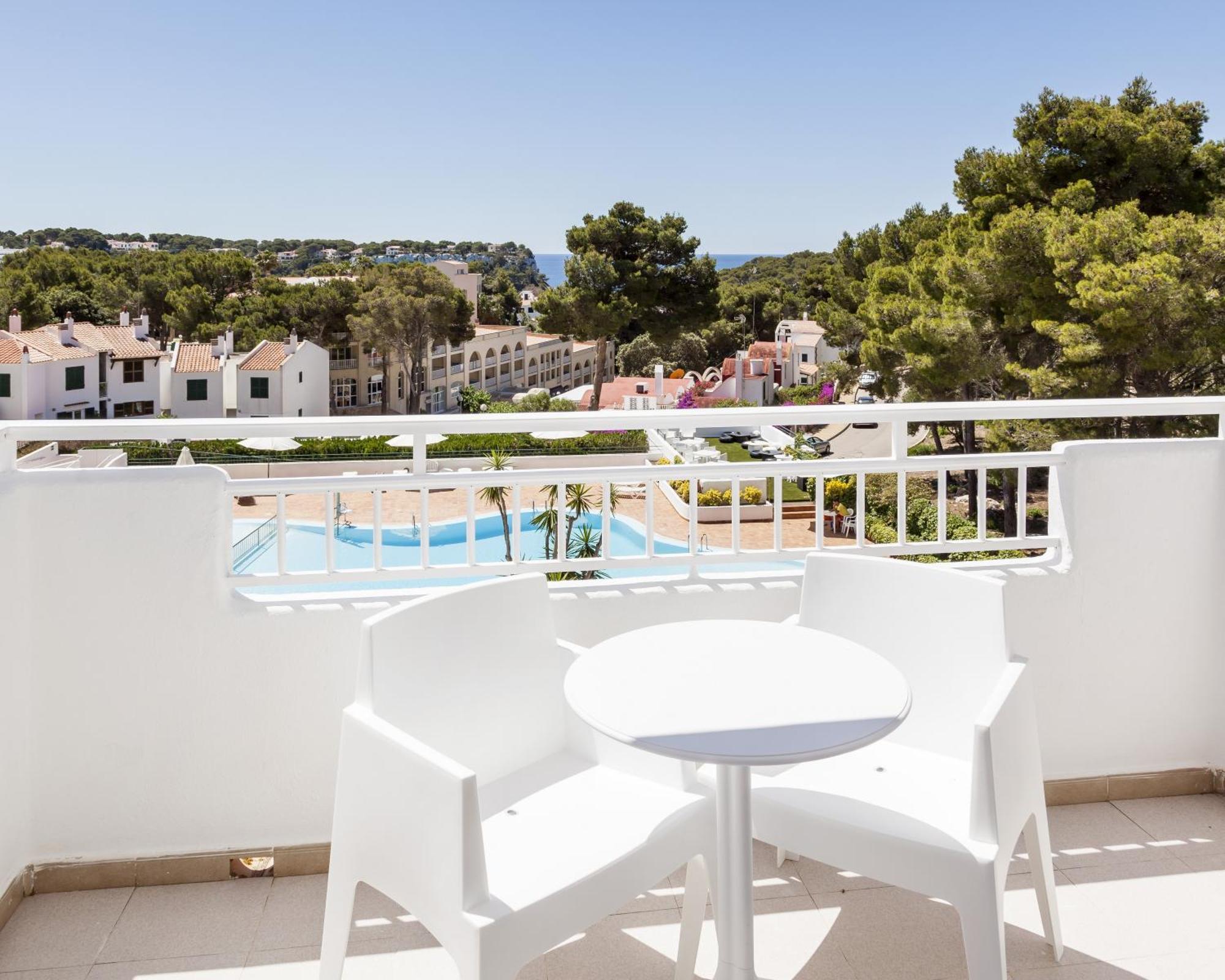 One-Bedroom Apartment Pool View