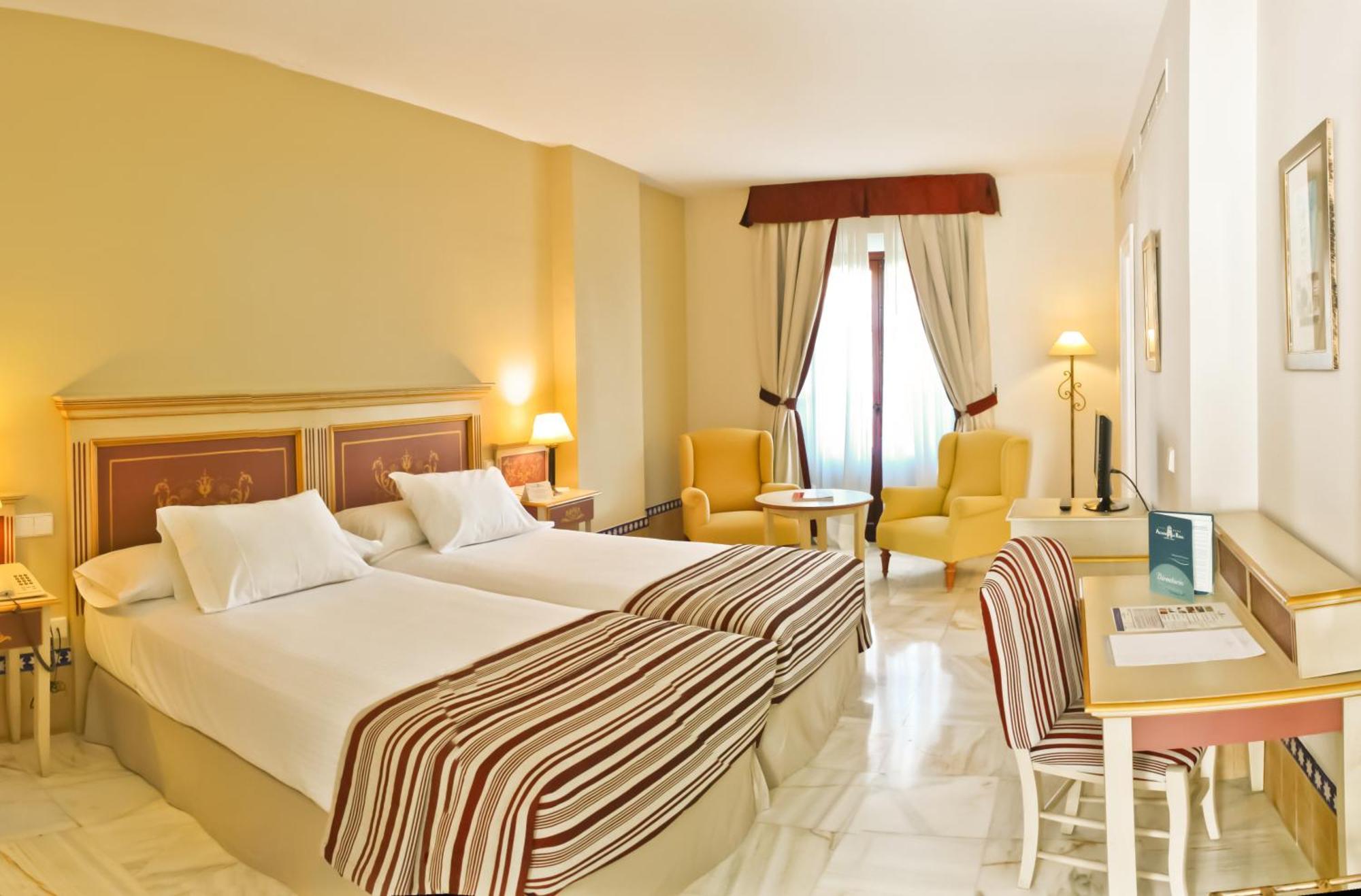 Standard Twin Room