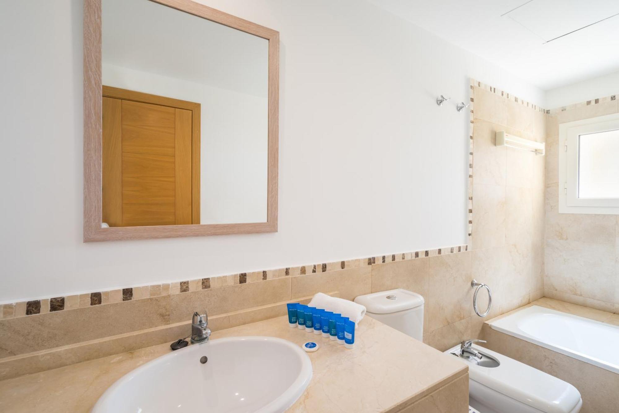 Three-Bedroom Apartment,1307015764:JPEG