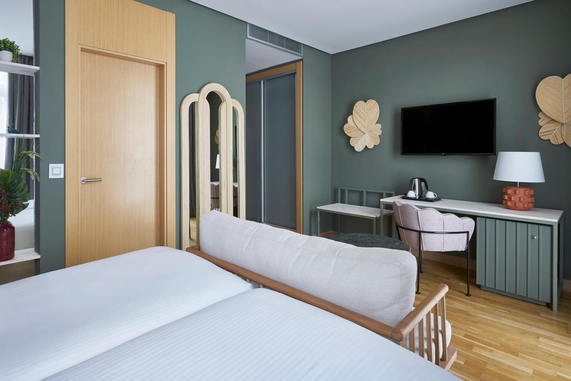 Standard Room,1207654663:JPEG