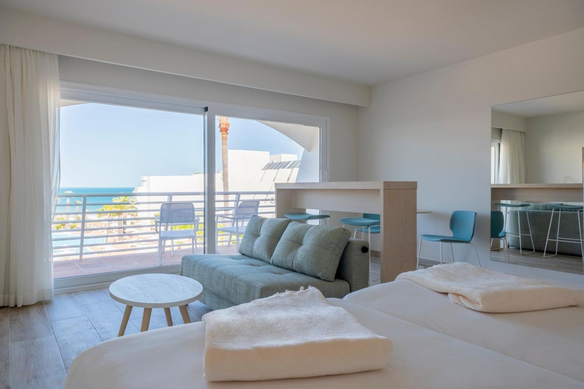 Junior Suite with Sea View,1207668529:JPEG