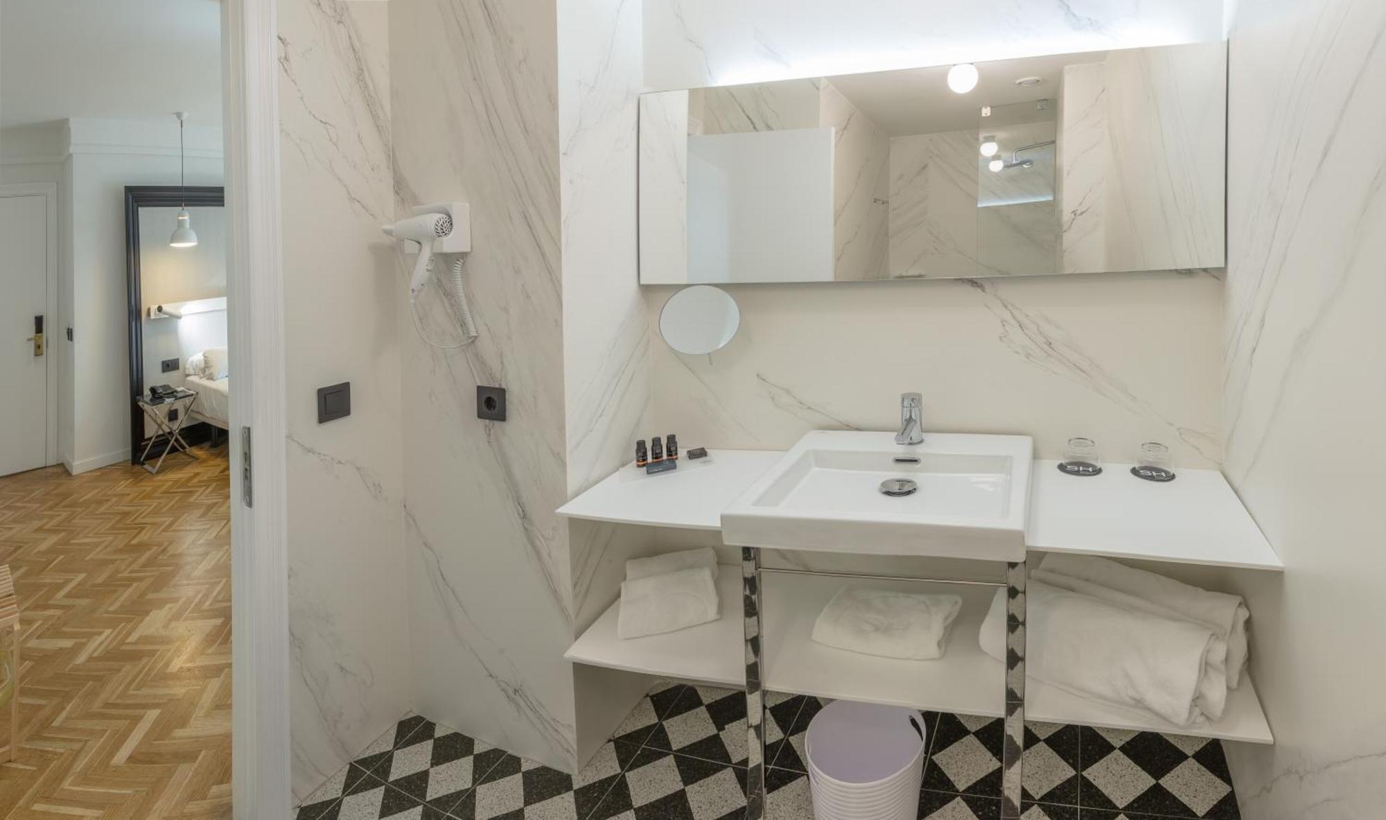 Superior Double Room,1272679801:JPEG