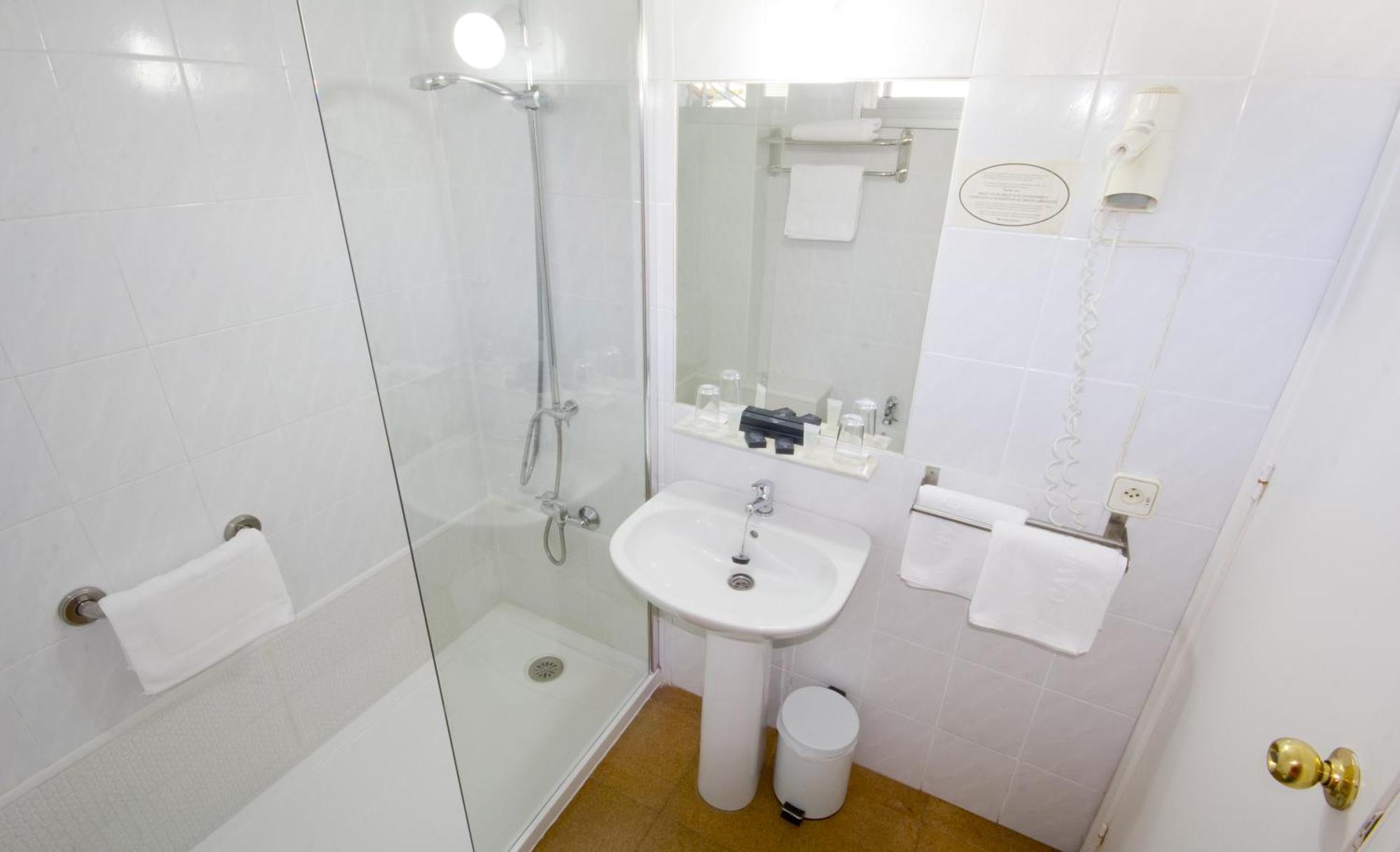 Single Room,1207682761:JPEG