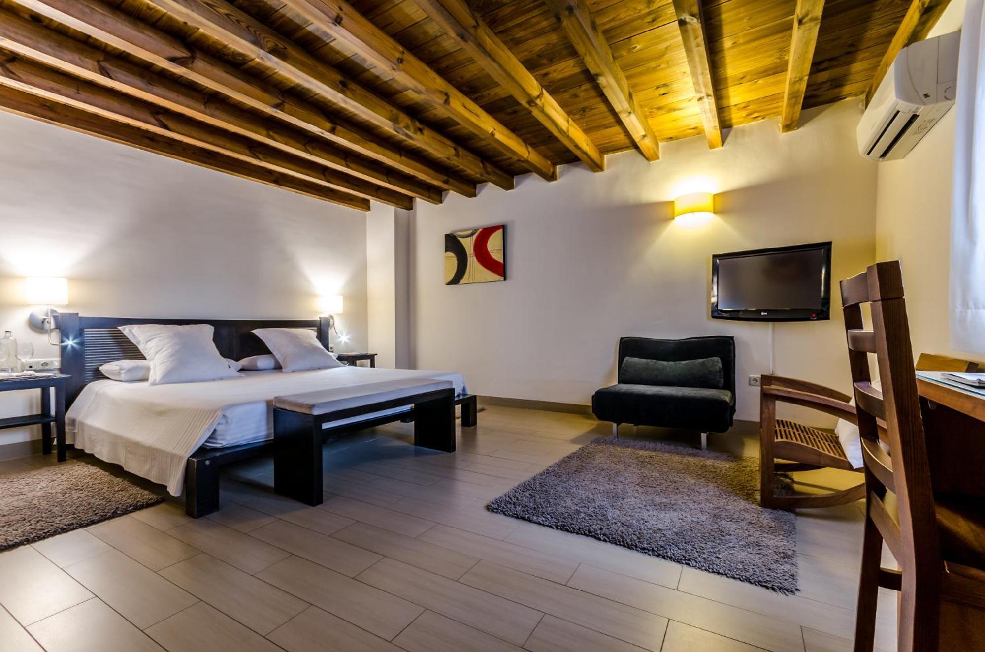 Basic Triple Room