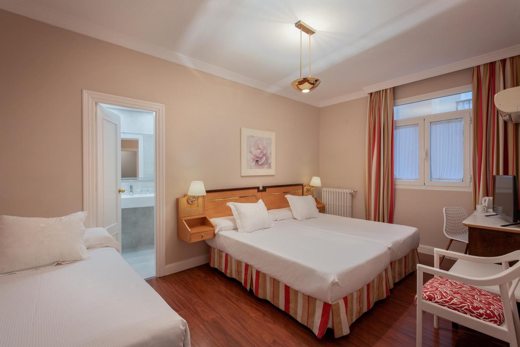 Triple Room,1709698665:JPEG