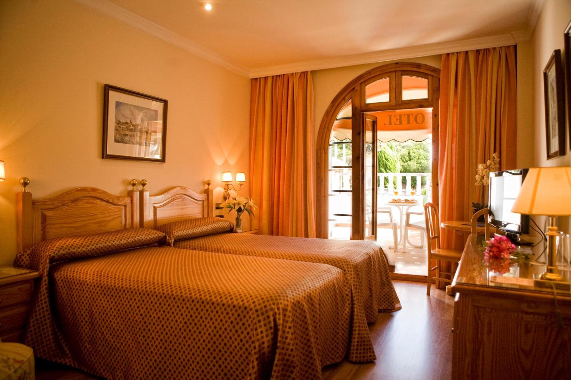 Double or Twin Room,62513563:JPEG