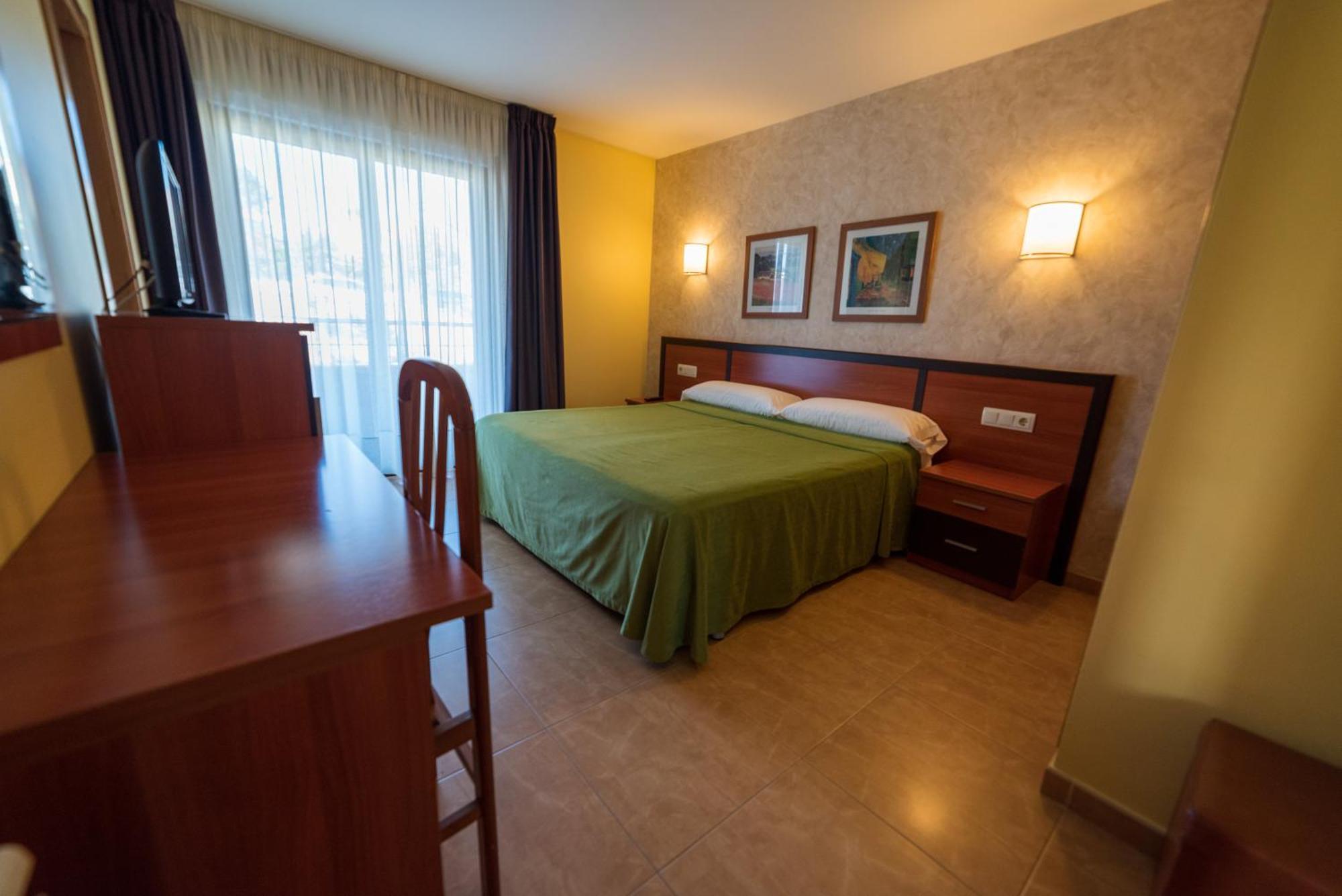 Double or Twin Room Sea View,1127365830:JPEG