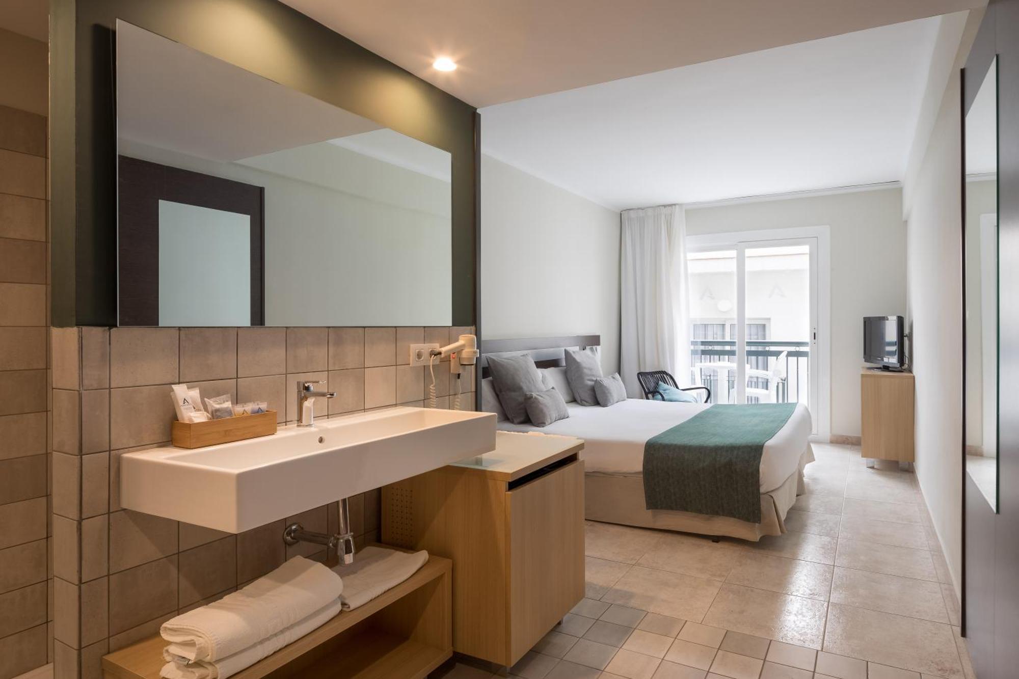Design Double or Twin Room