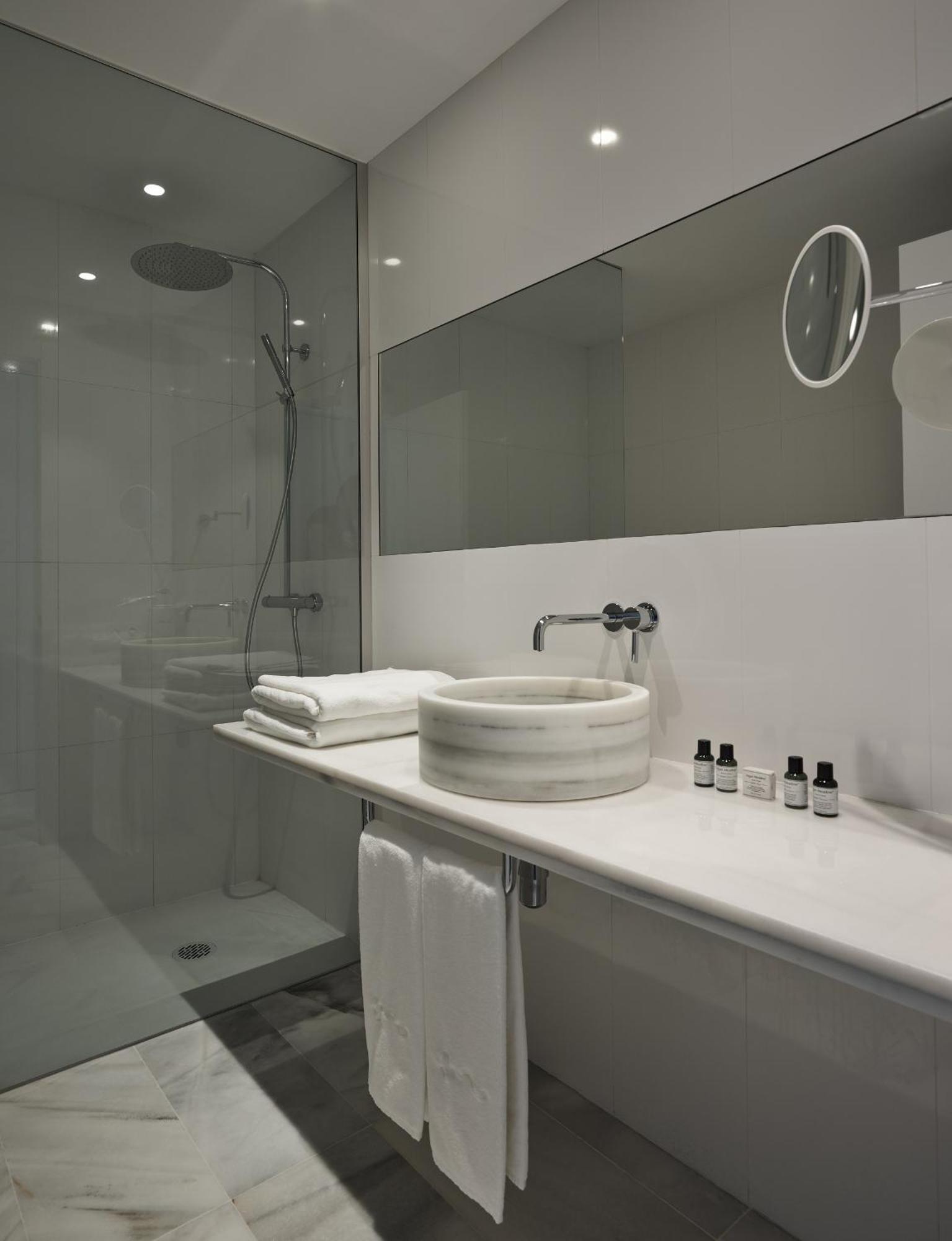Double Room Lateral Sea View Balcony
