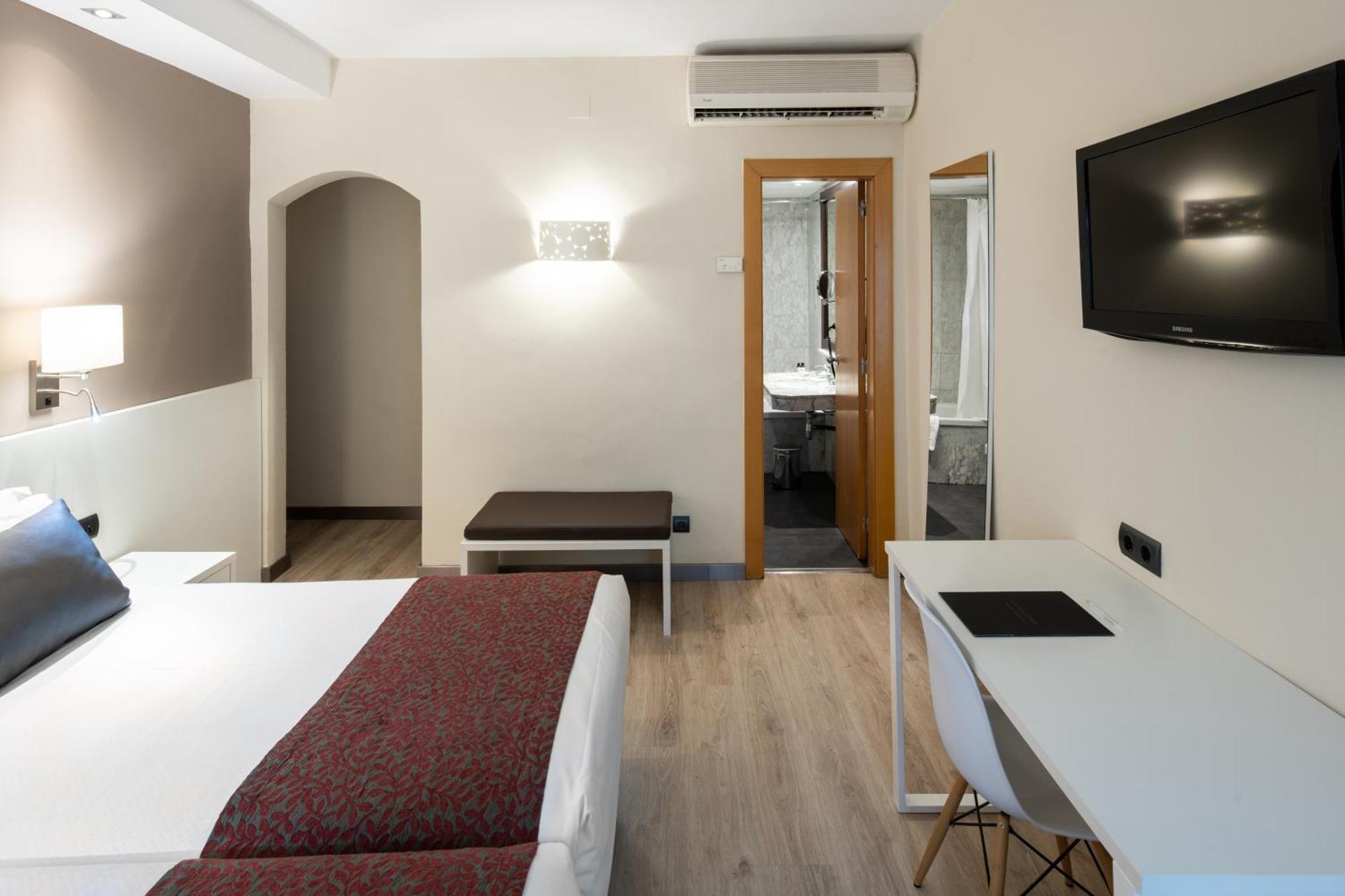 Double or Twin Room,1207932937:JPEG