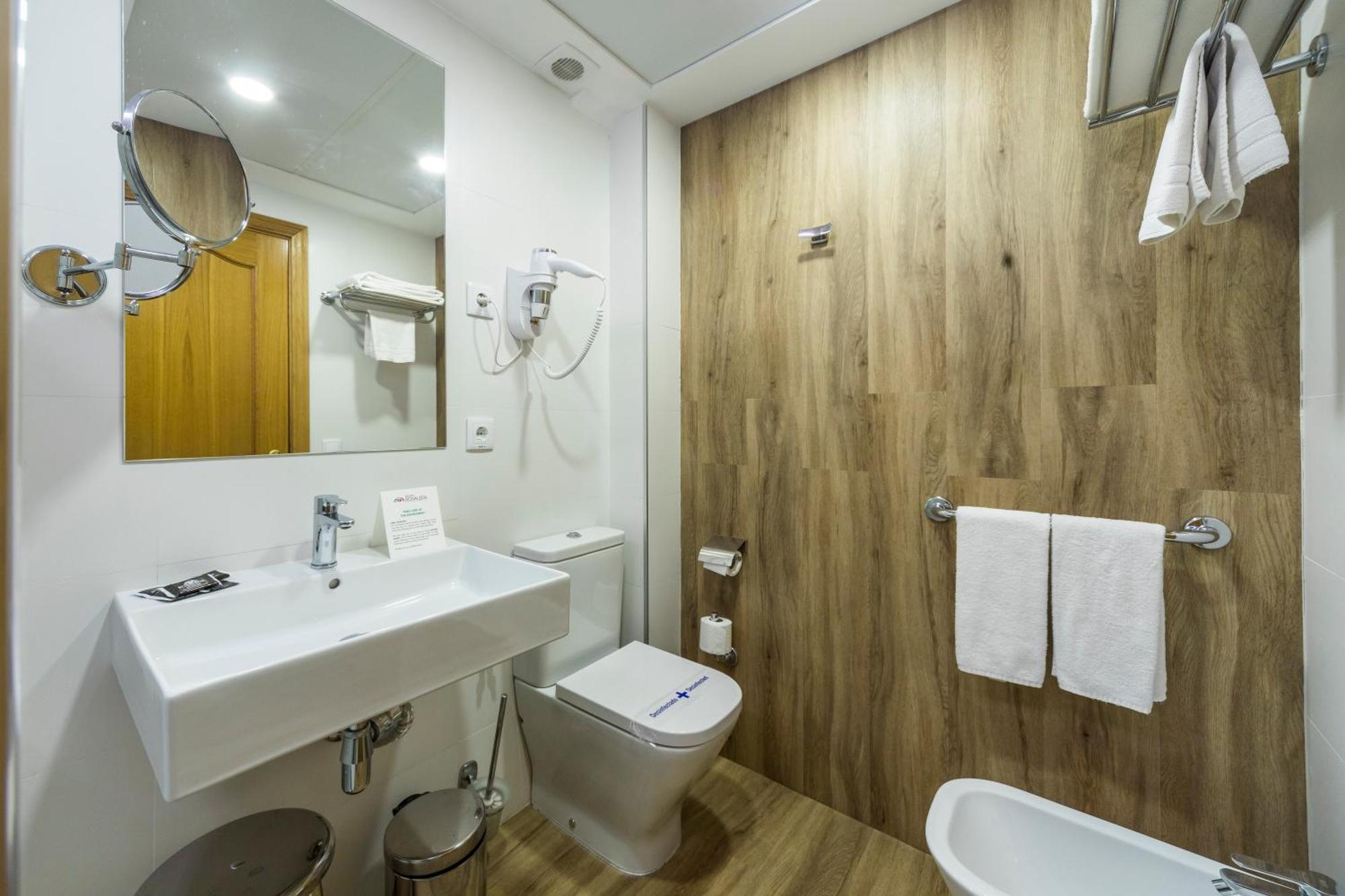 Triple Room,1207939666:JPEG