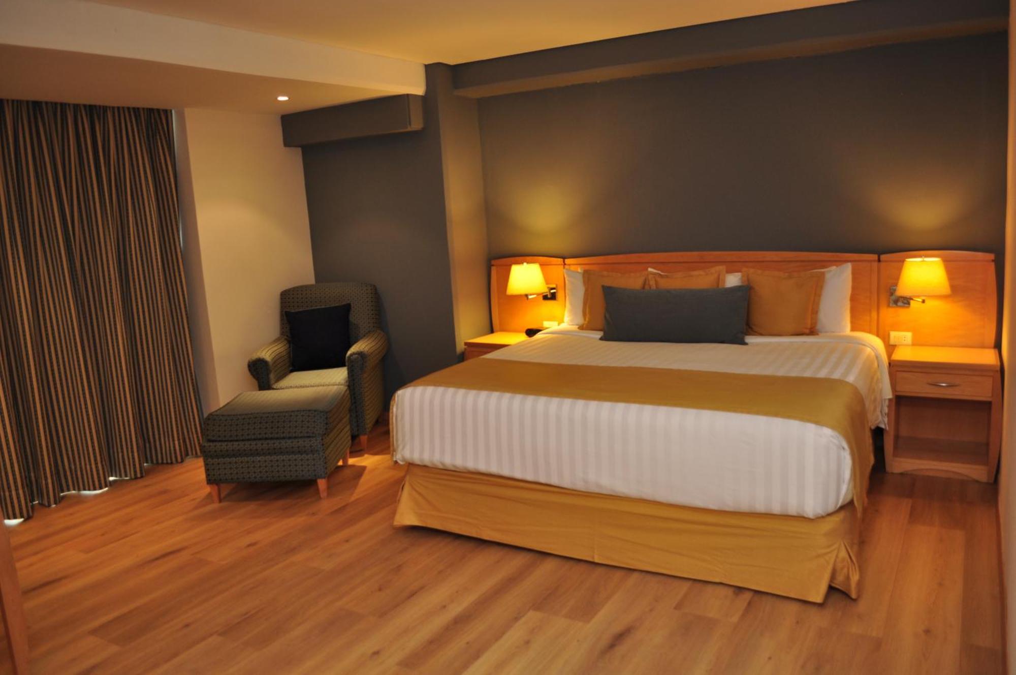 Premium King Room