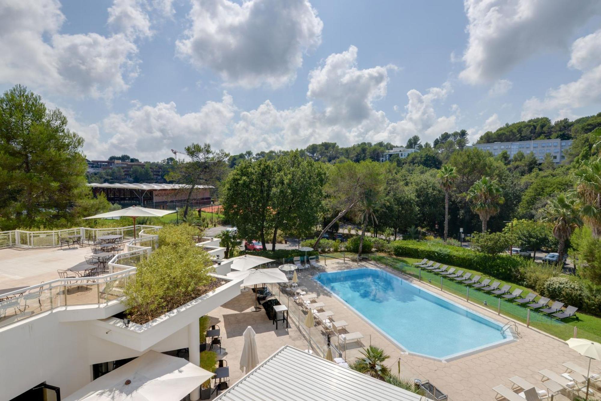 Chambre Supérieure - Vue sur Piscine ou Tennis