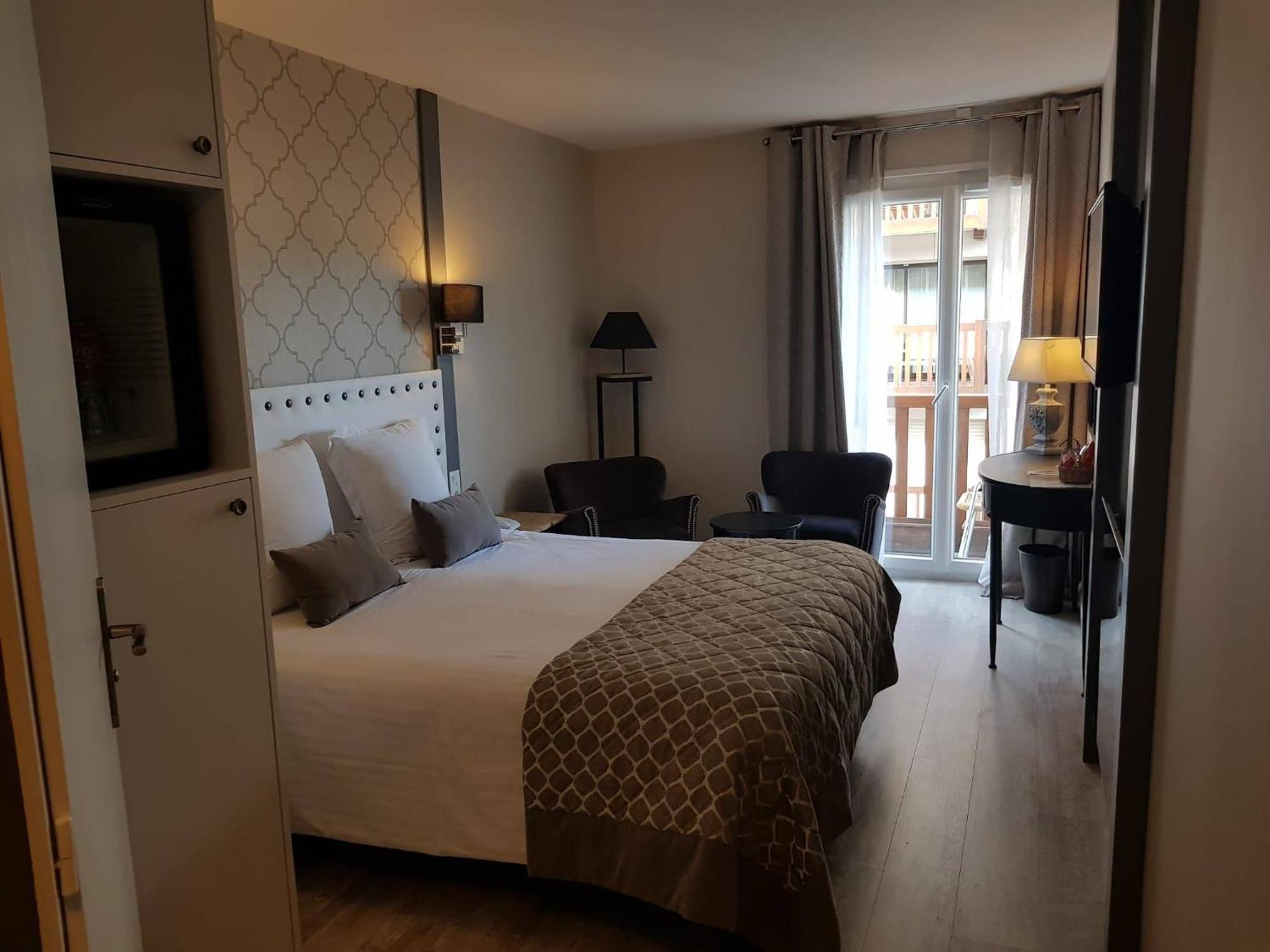 Essential Room,1696620714:JPEG
