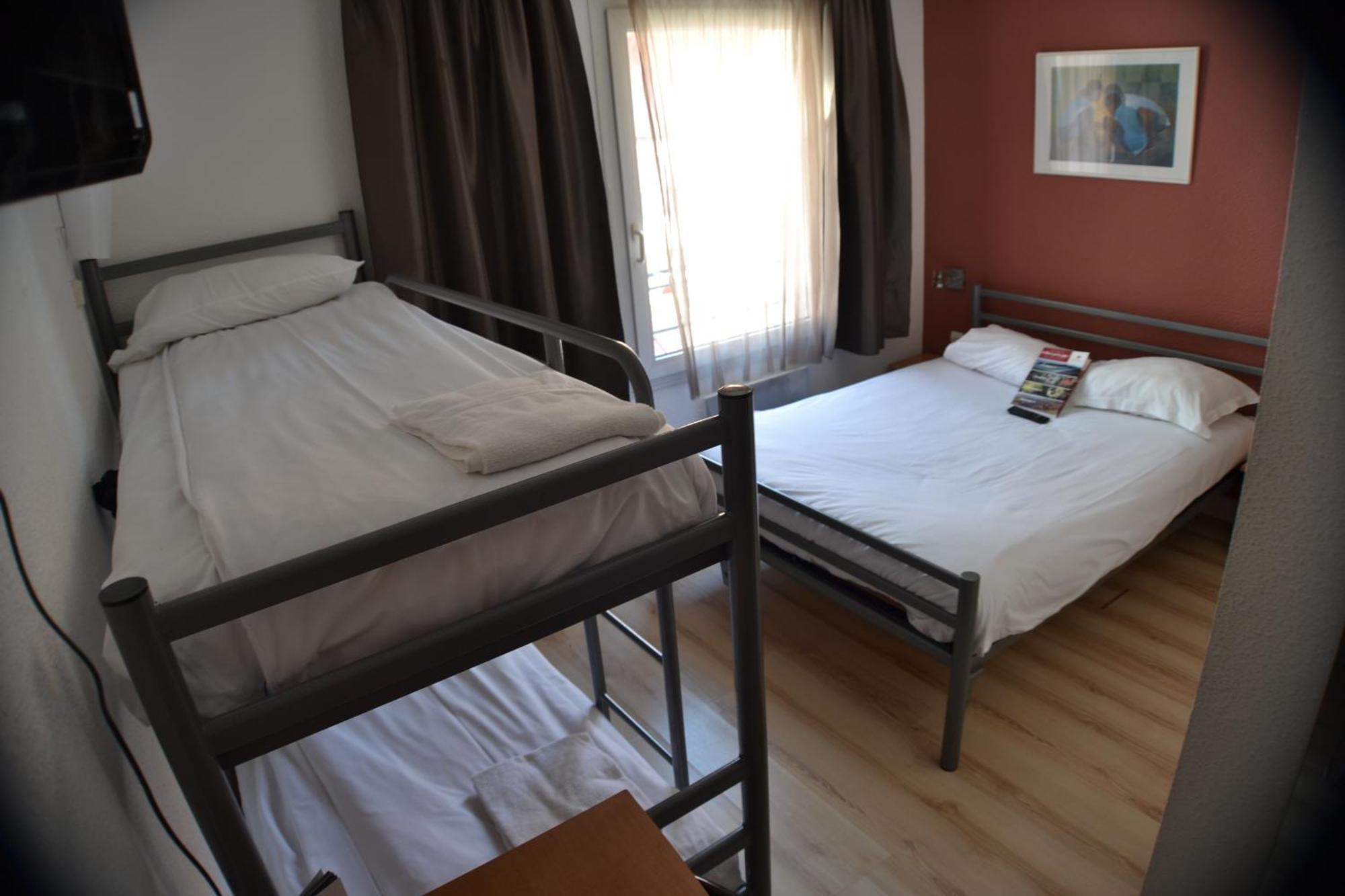 Quadruple room 1 Double Bed 2 Bunk Beds,1766126957:JPEG