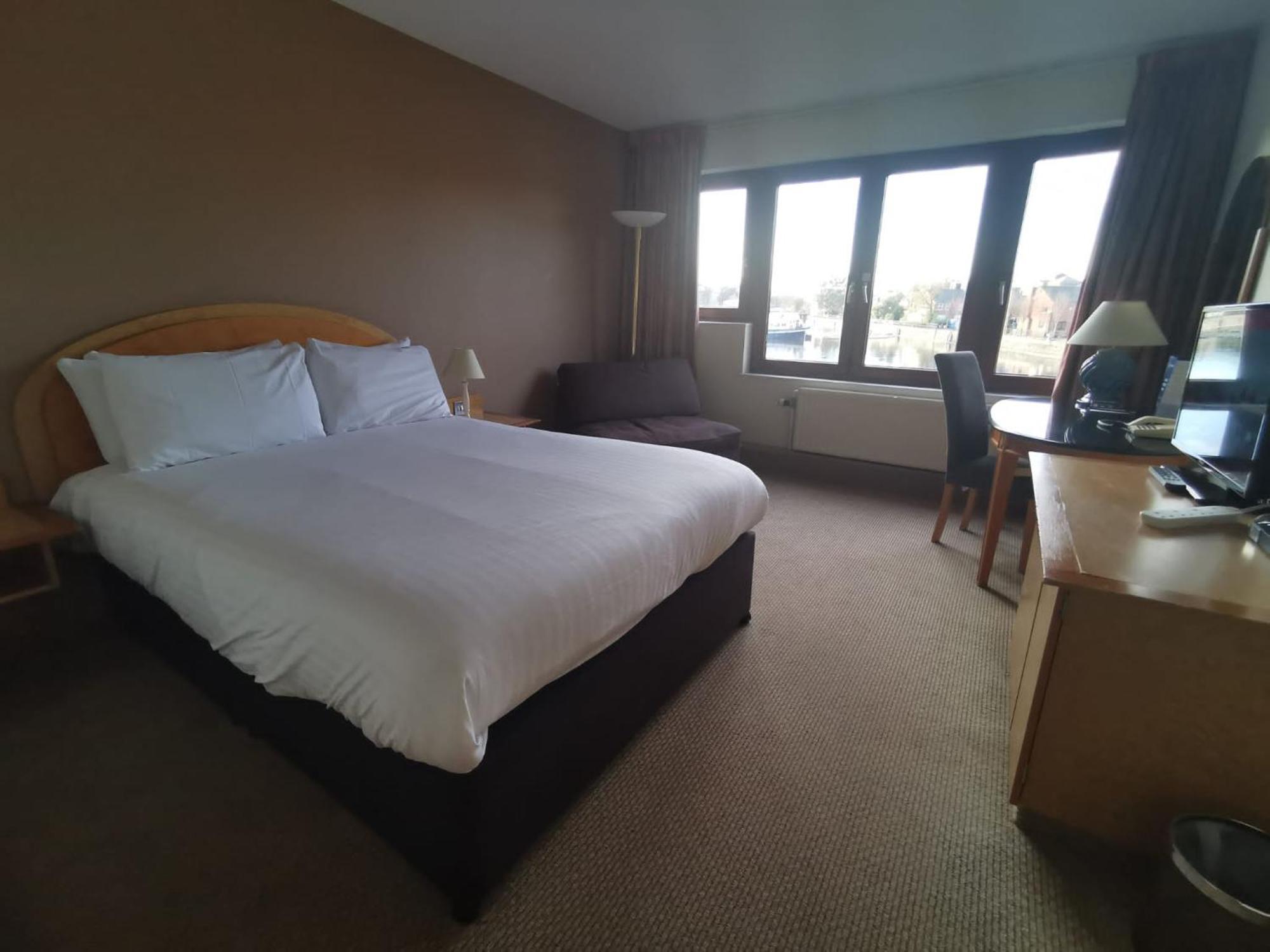 Standard Family Room,1206721948:JPEG