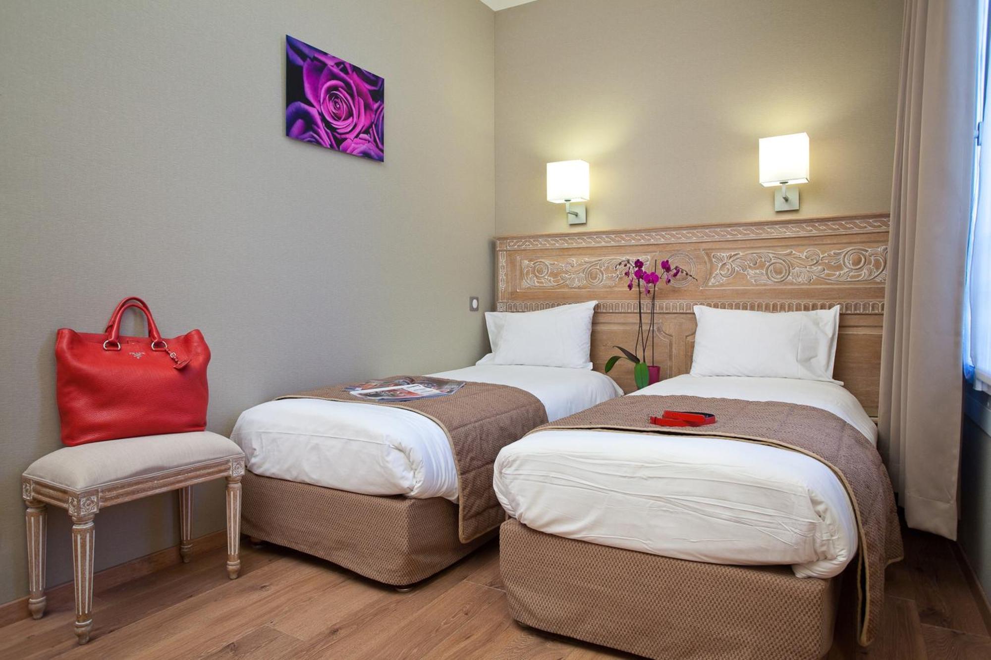 2 Adjacent Rooms,1208606266:JPEG