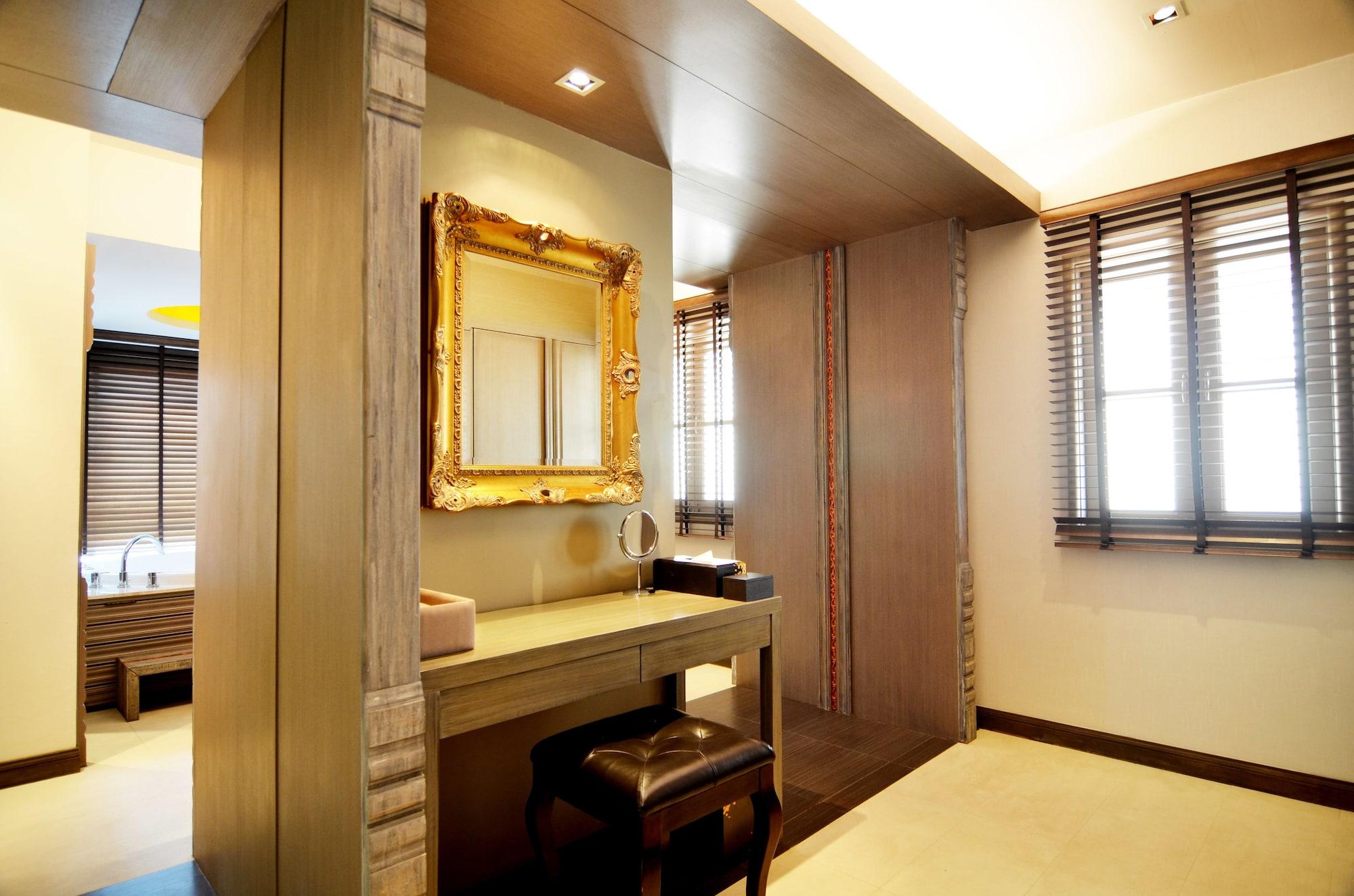 Junior Suite Room Balcony