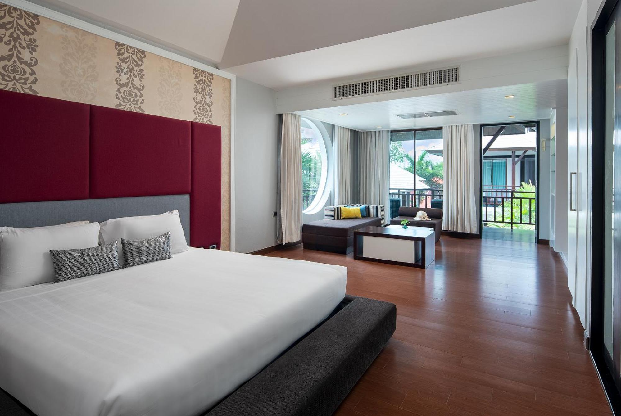 Deluxe Twin Room Pool View