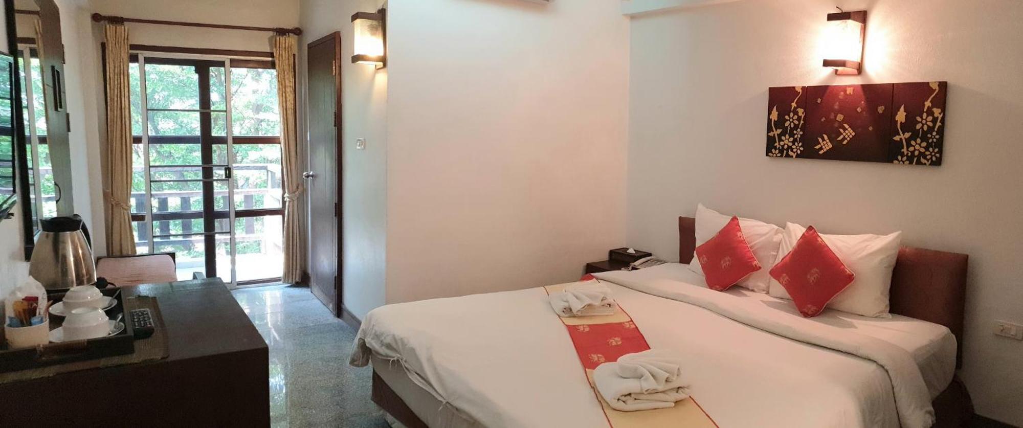 Standard Double Room Shower,1589428486:JPEG