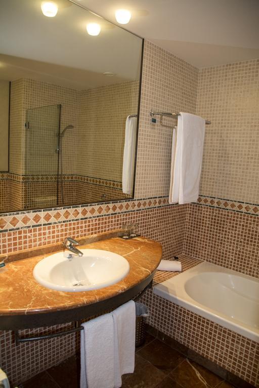 Standard Twin Room,266304749:JPEG