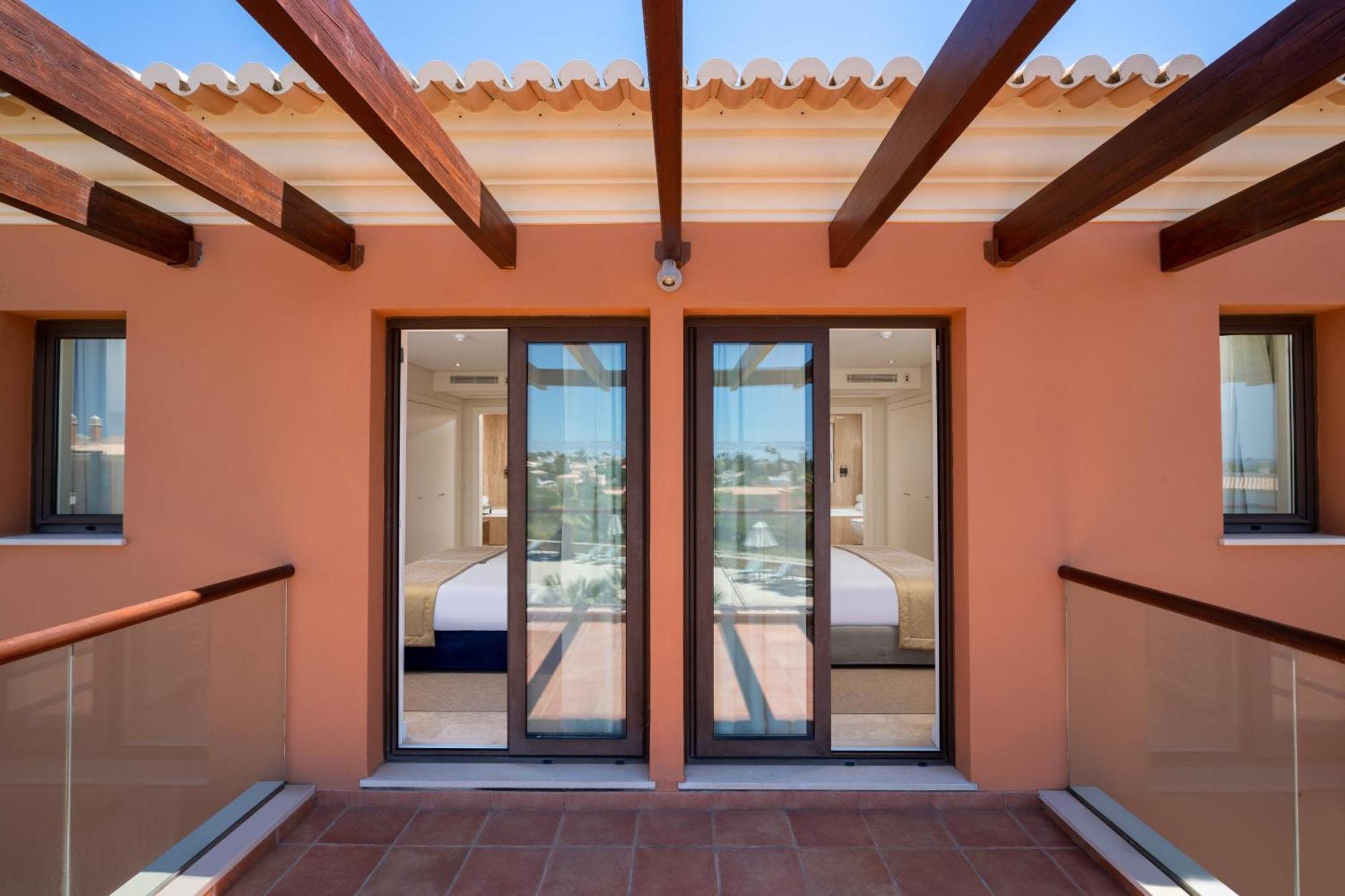 Two-Bedroom Luxury Townhouse Pool View,1274509885:JPEG
