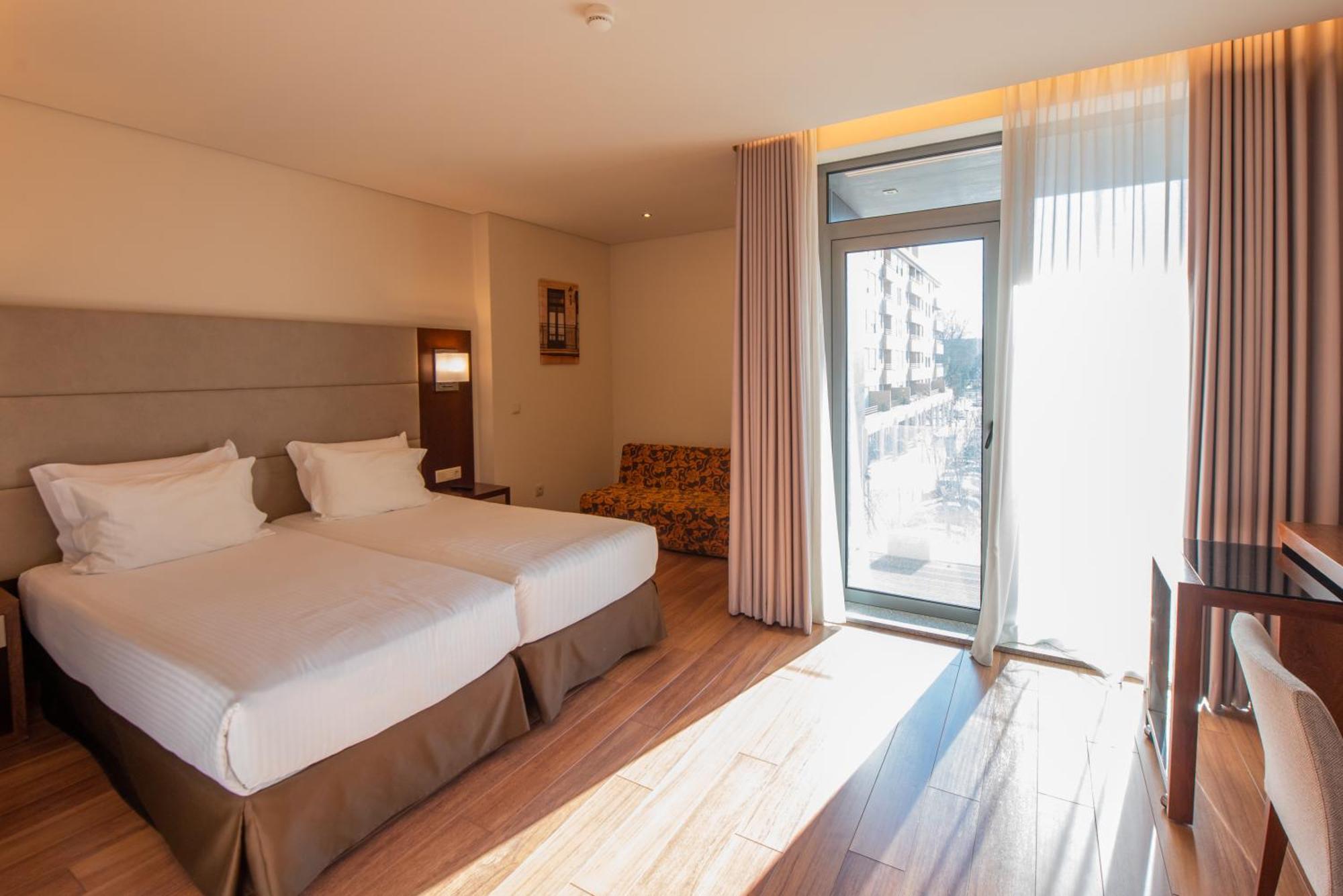 One-Bedroom Apartment (3 Adults),1194964204:JPEG