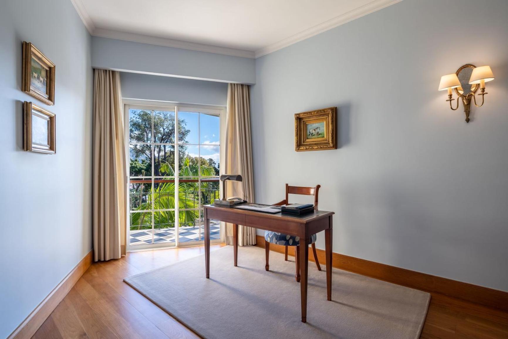 Botanical Premium Suite