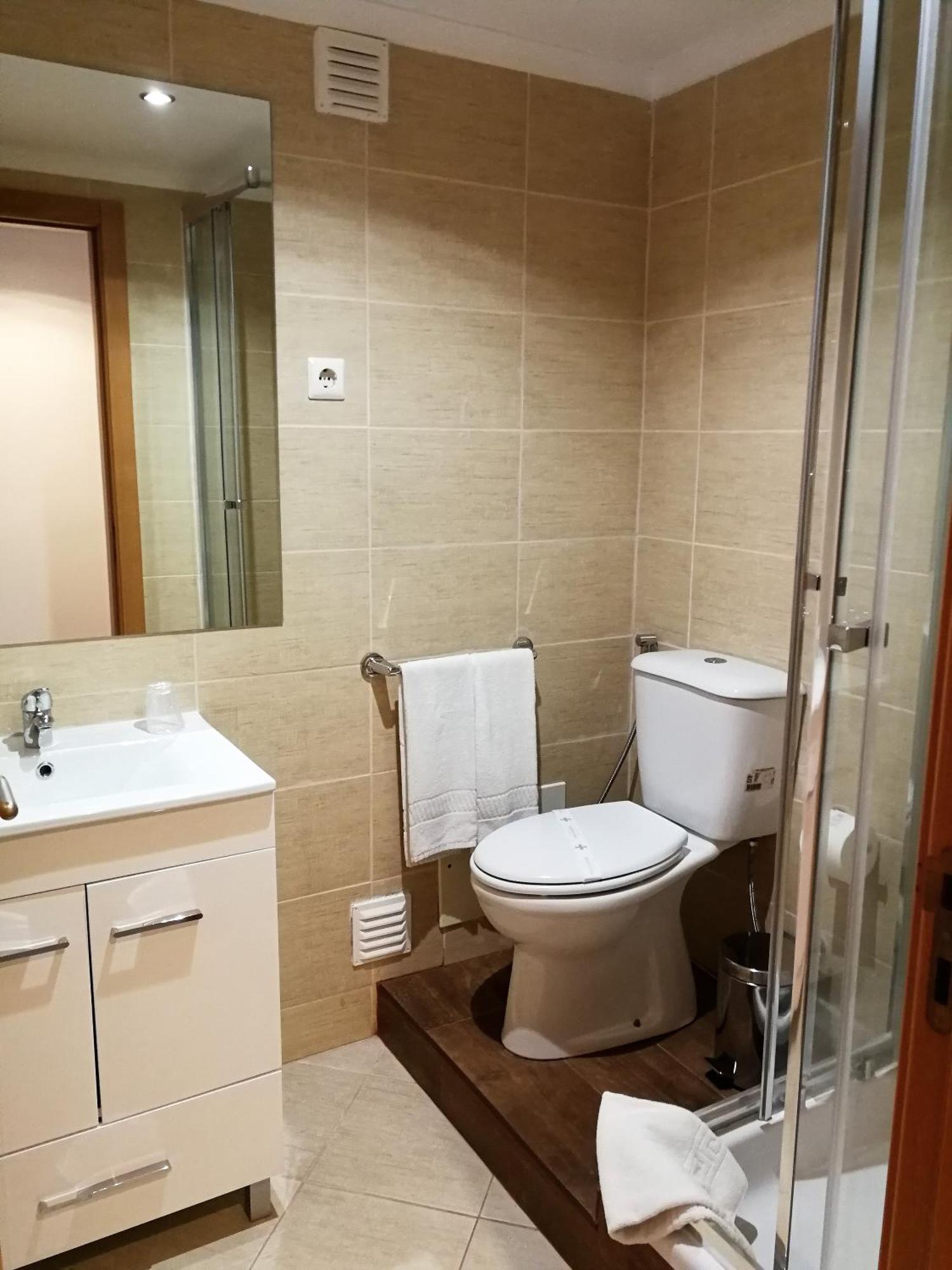 Two-Bedroom Apartment without Balcony,1209228583:JPEG