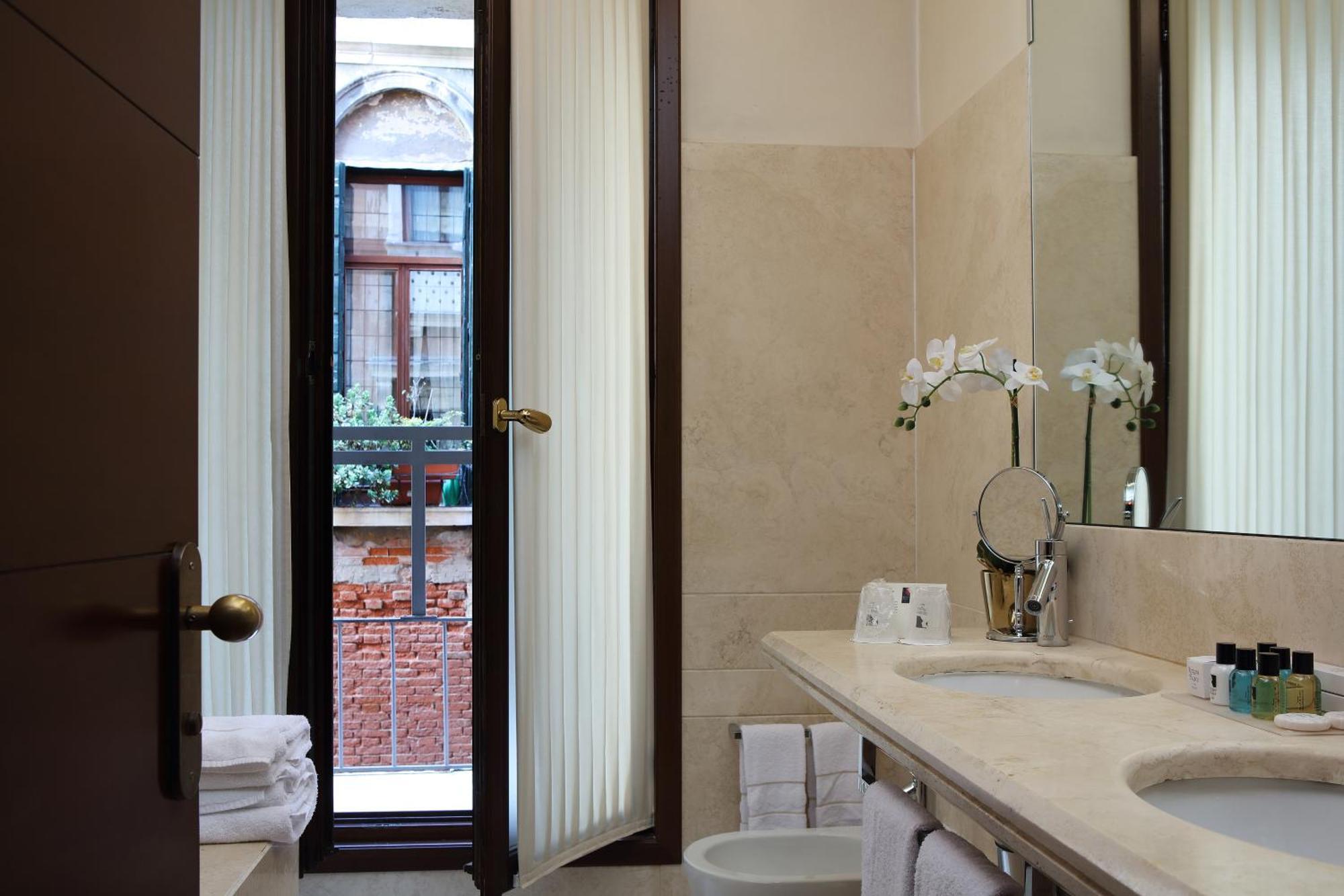 Classic Double Room Canal View