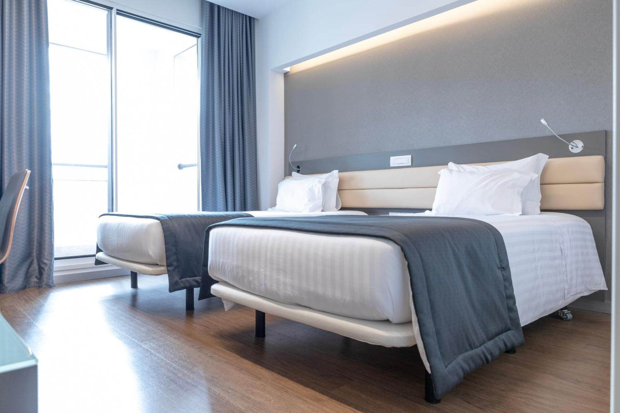 Renovated Twin Room,758172832:JPEG