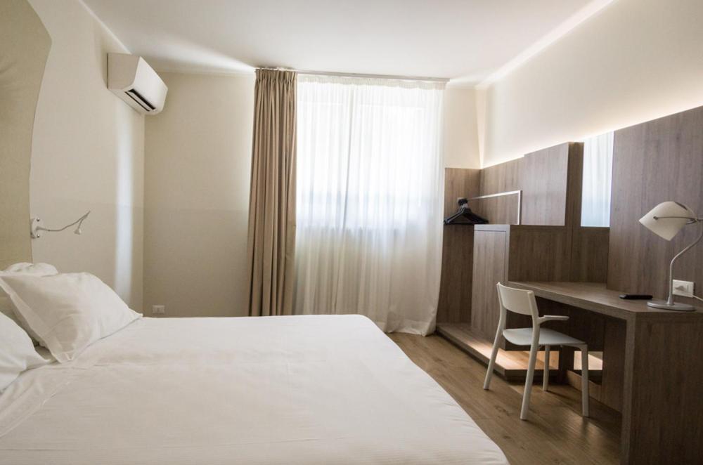 Deluxe Double Room,1552914421:JPEG